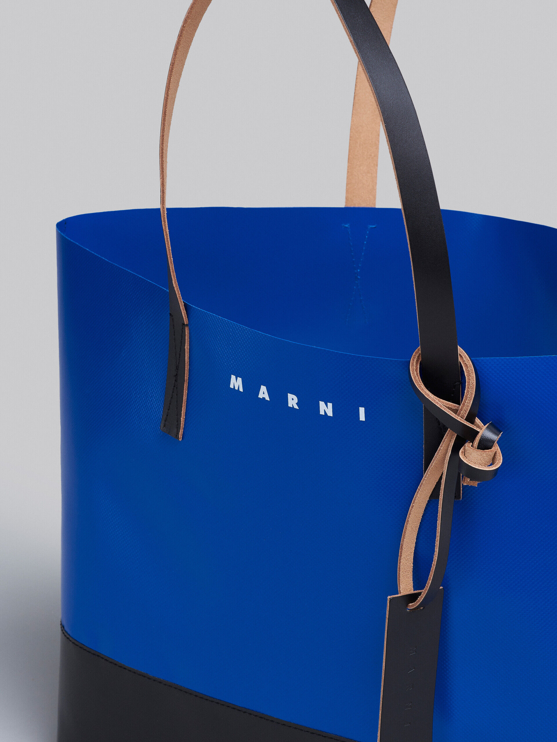 MARNI マルニ ブラック＆ブルー TRIBECA PVC ショッピングバッグ