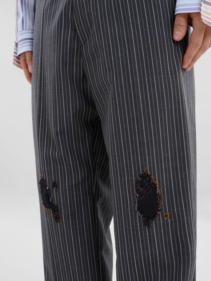 Pantaloni in lana gessata nera con applicazioni con rammendo Marni - Pantaloni - Image 4