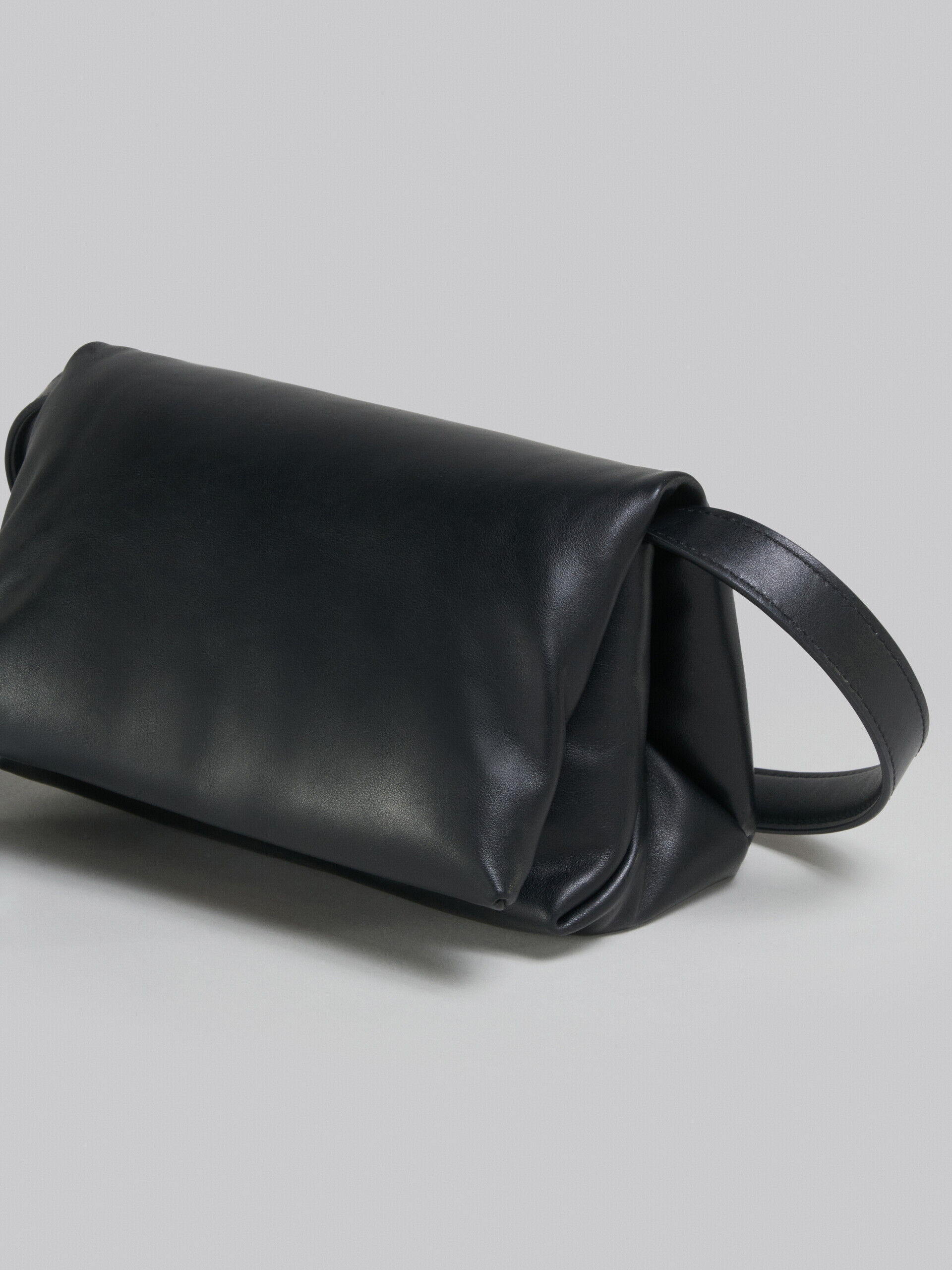 ブラック カーフスキン製 Prismaスモールバッグ | Marni