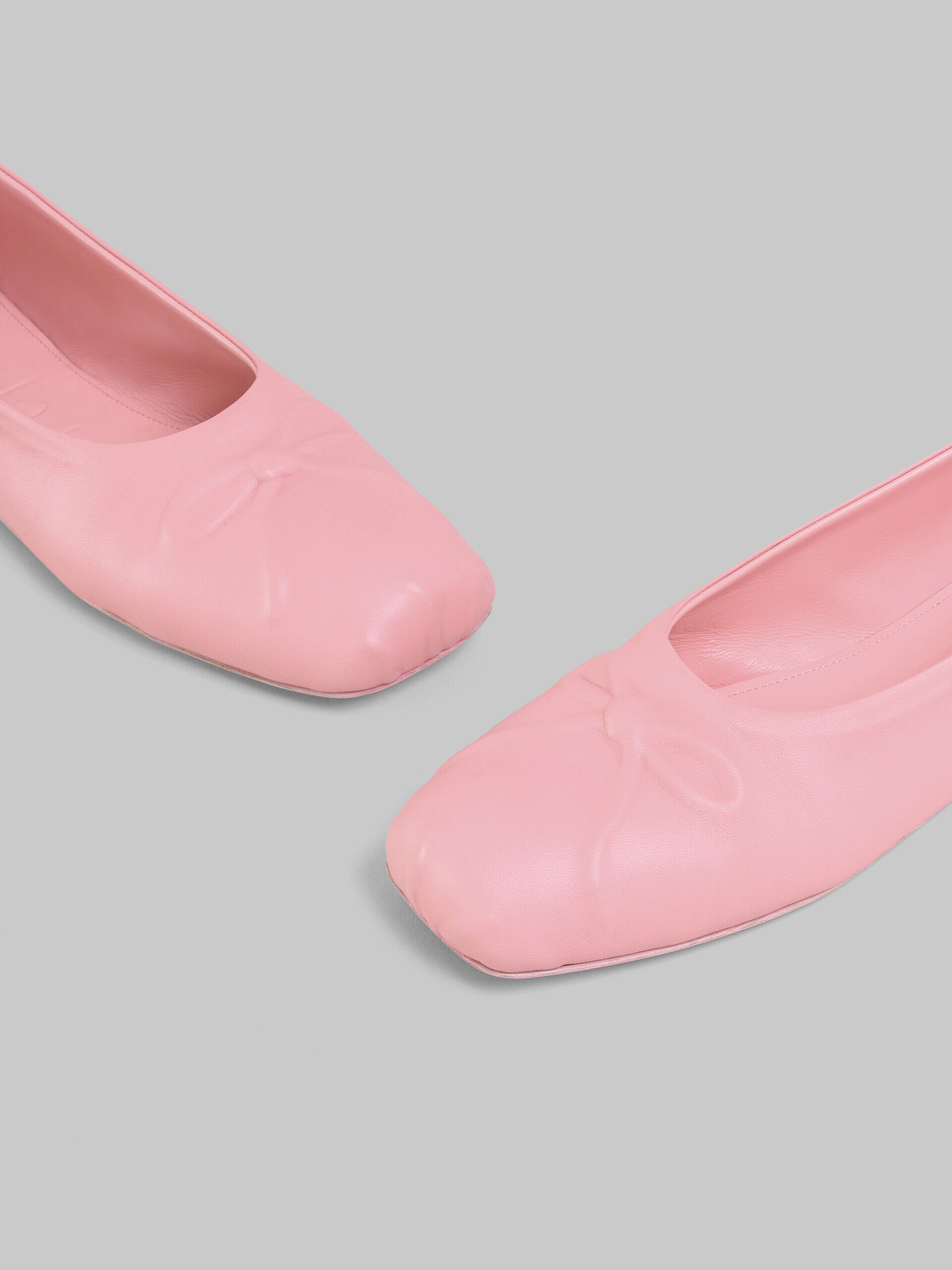 ANDANINES floral-appliquéd leather ballerina shoes - Pink