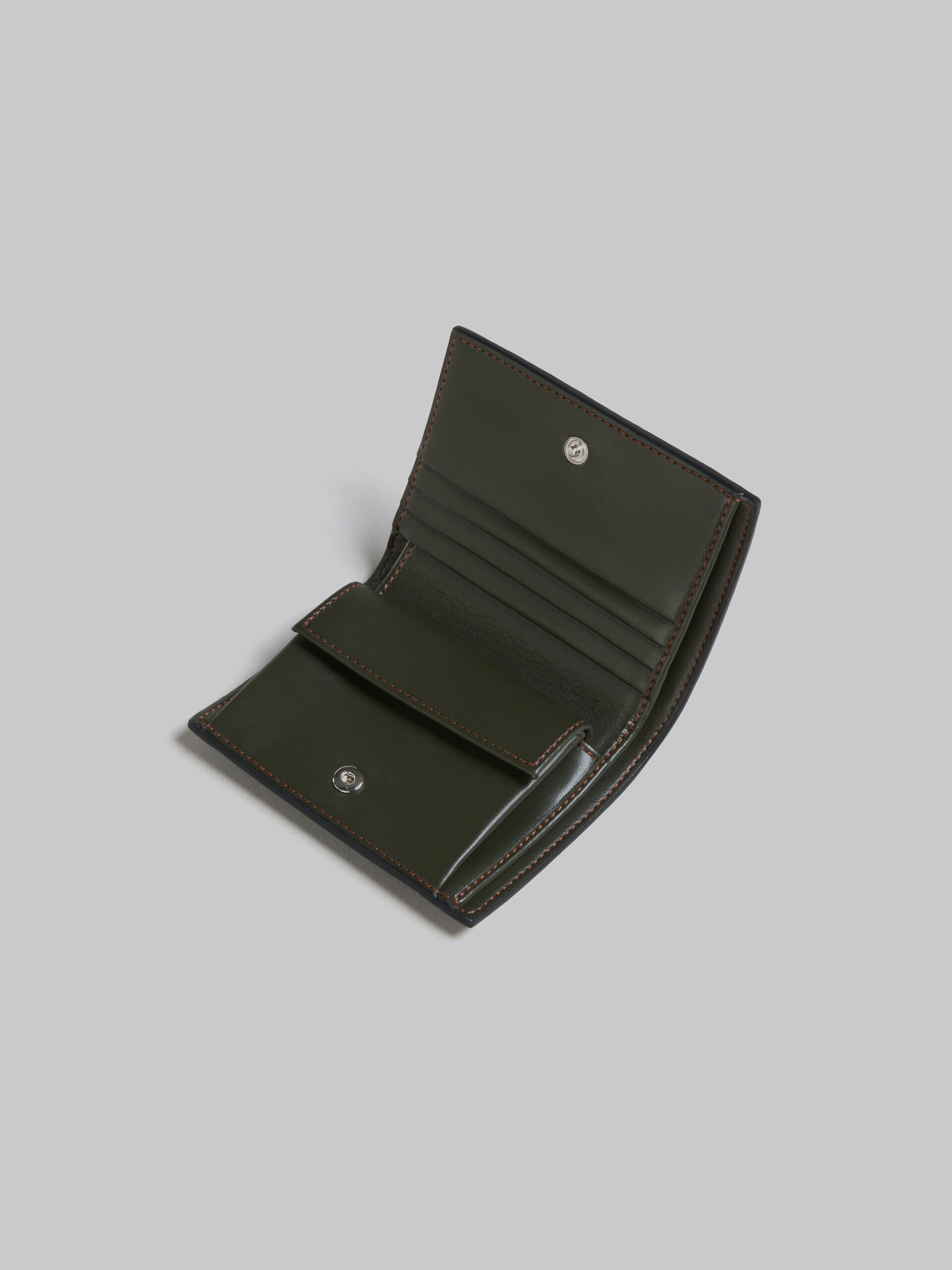 オリーブグリーン レザー製二つ折りカードケース | Marni