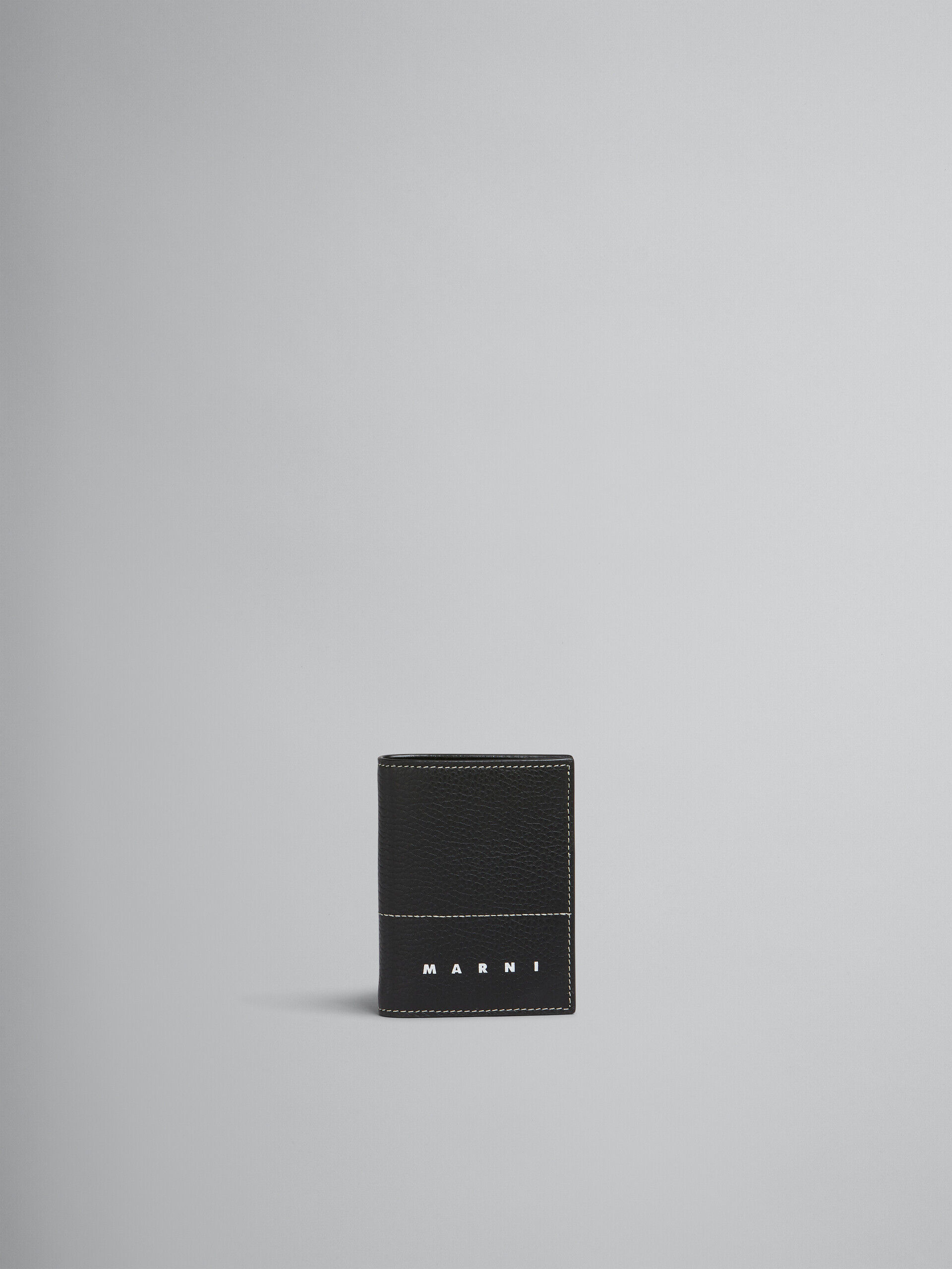 ブラック レザー製二つ折りカードケース | Marni