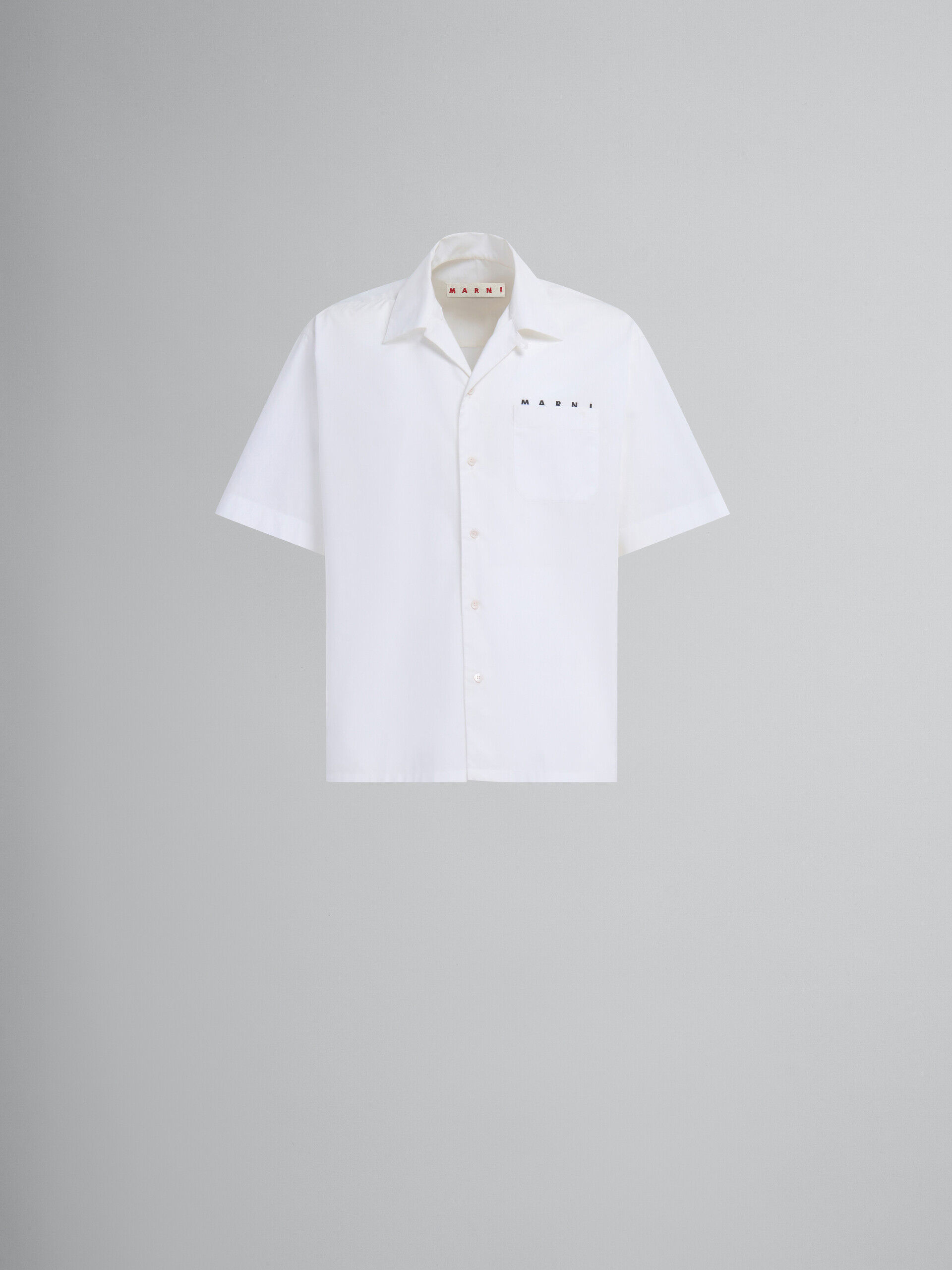 ホワイト オーガニックポプリン製 ボーリングシャツ、コンシールロゴ