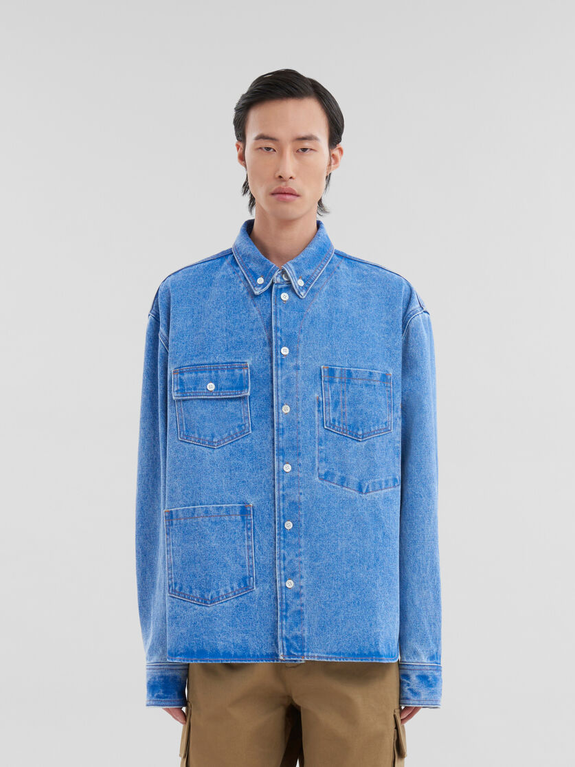 Overshirt in denim biologico blu con tasche - Camicie - Image 2