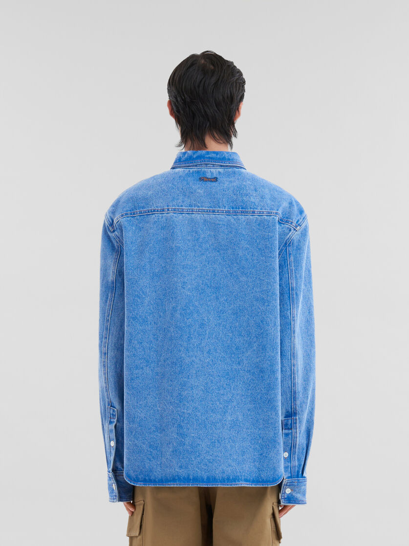 Overshirt in denim biologico blu con tasche - Camicie - Image 3