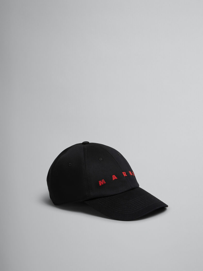 Cappello da baseball in cotone biologico nero con logo ricamato - Cappelli - Image 1