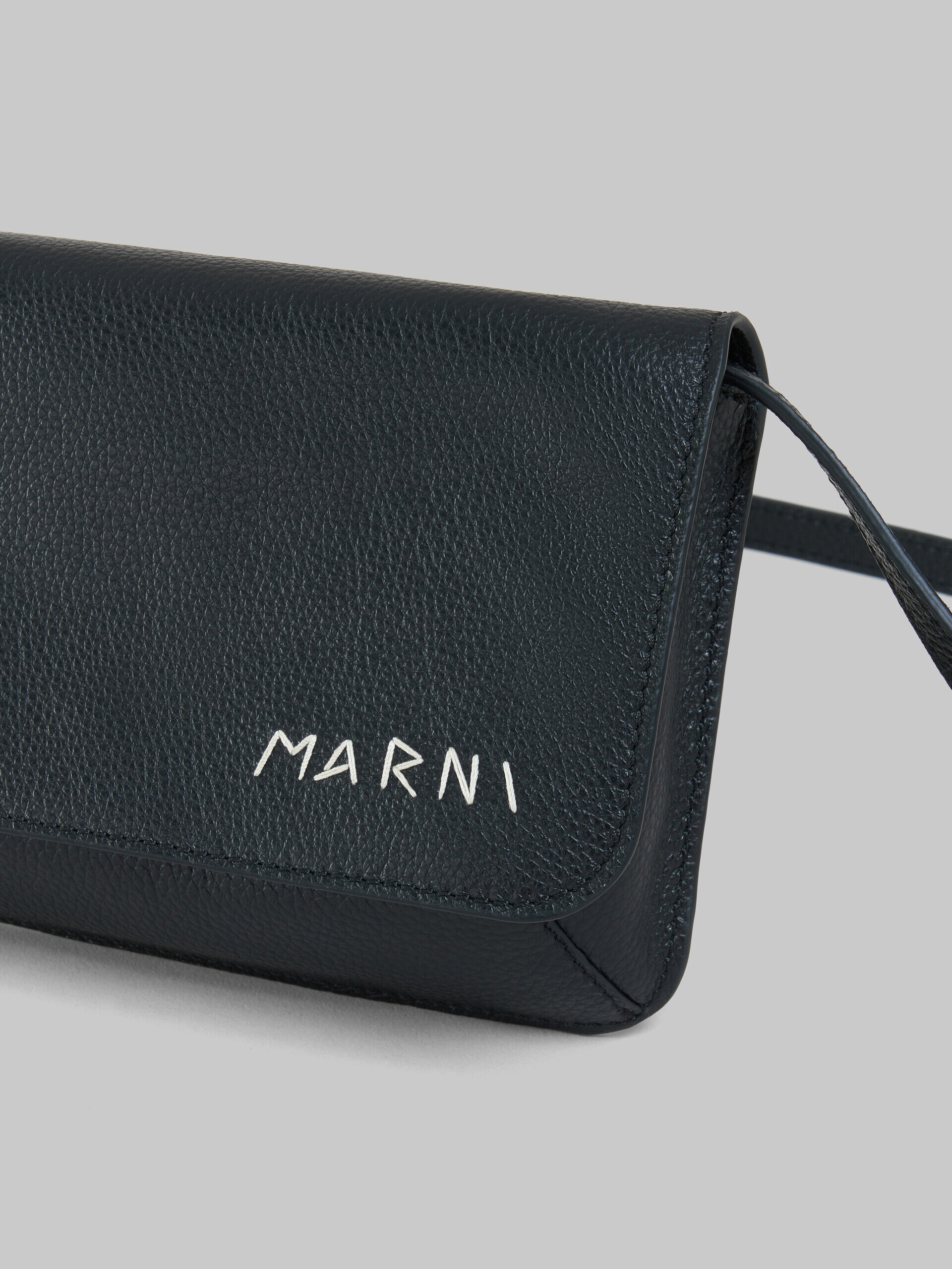 マルニ MARNI レザー ハンド ショルダー バッグ 23AW 新品 即発送