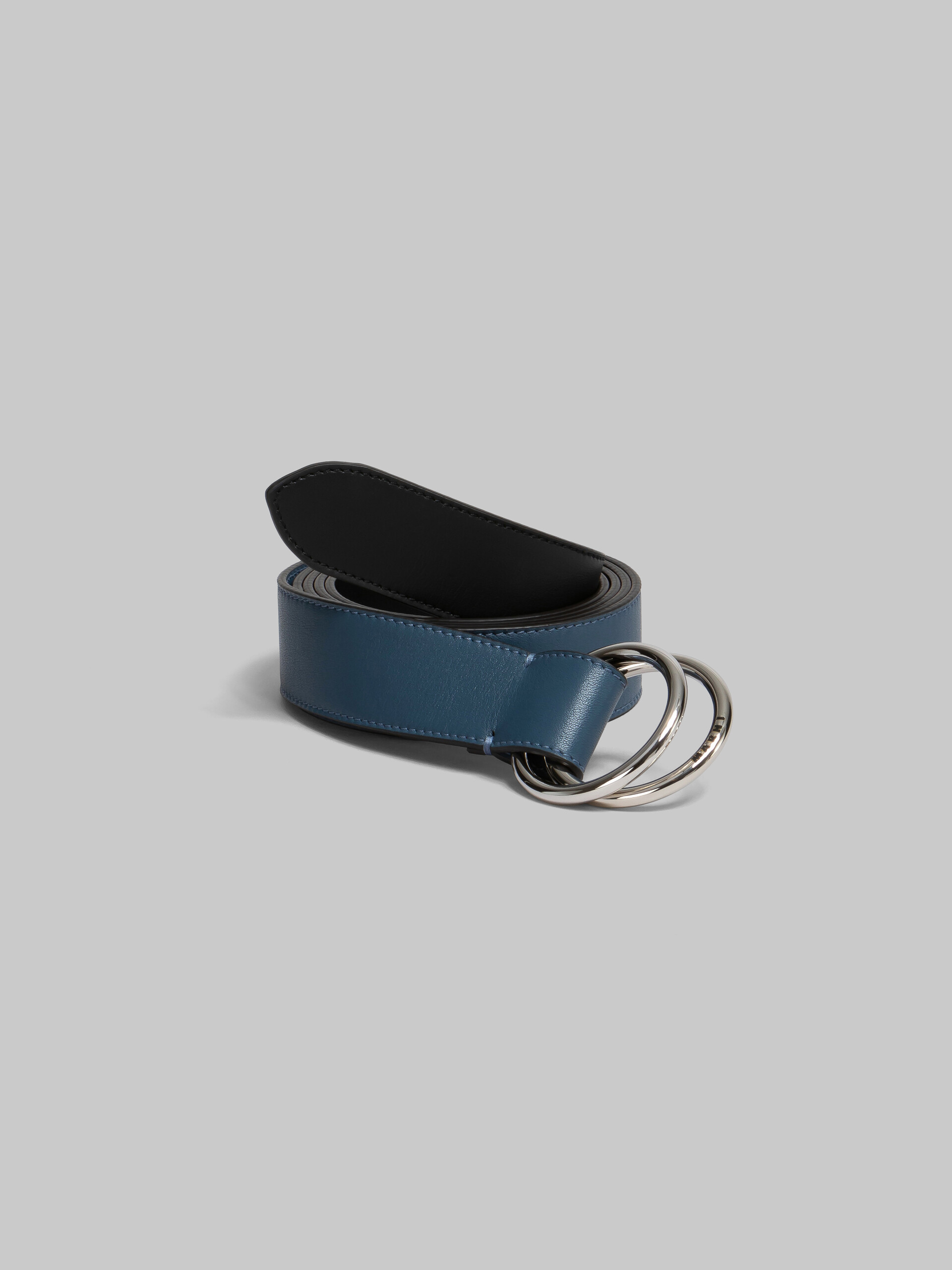 Cintura in pelle nera e blu con fibbia ad anello - Cintura - Image 2