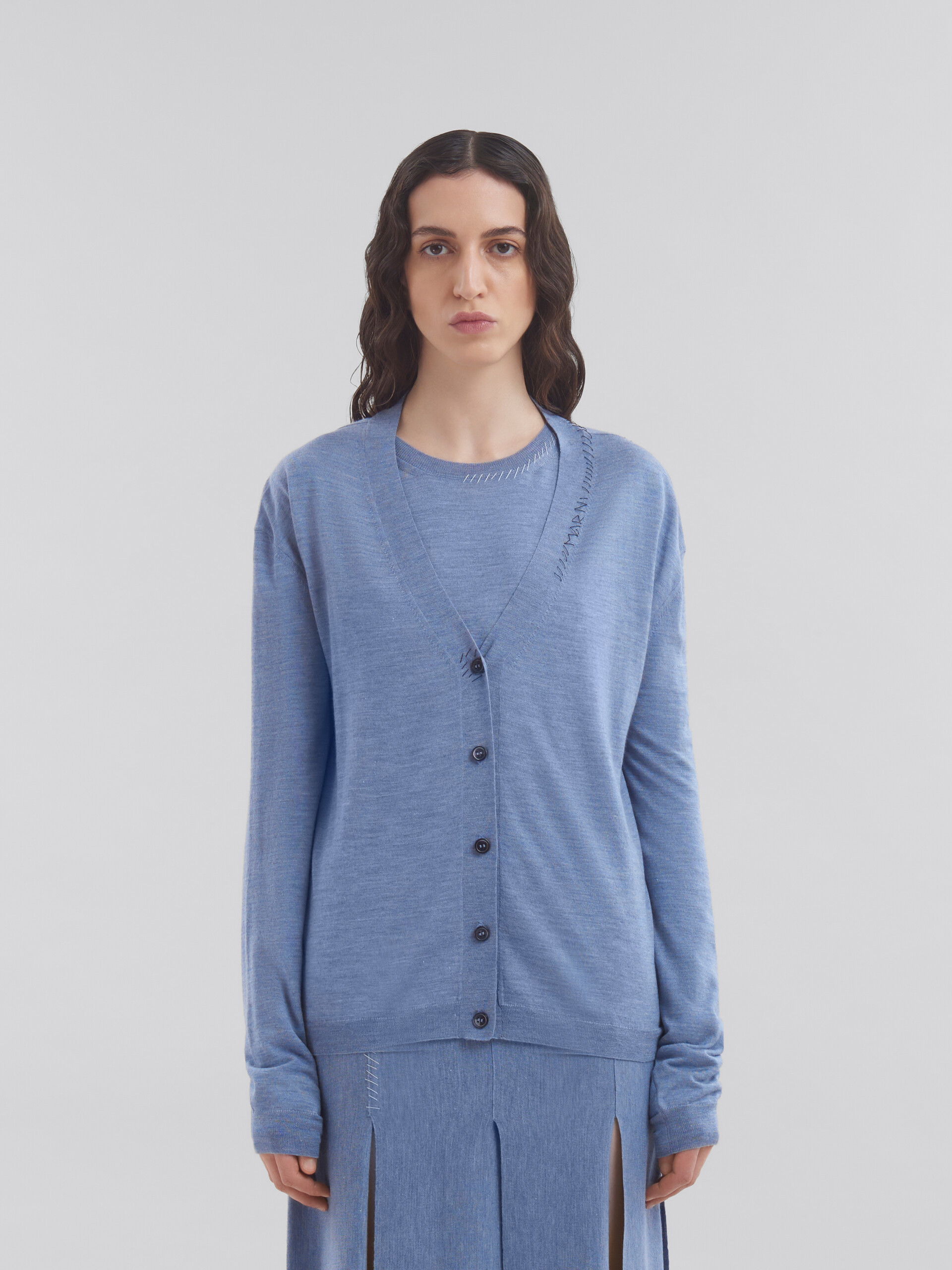 Cardigan in lana-seta blu con rammendo Marni - Maglieria - Image 2