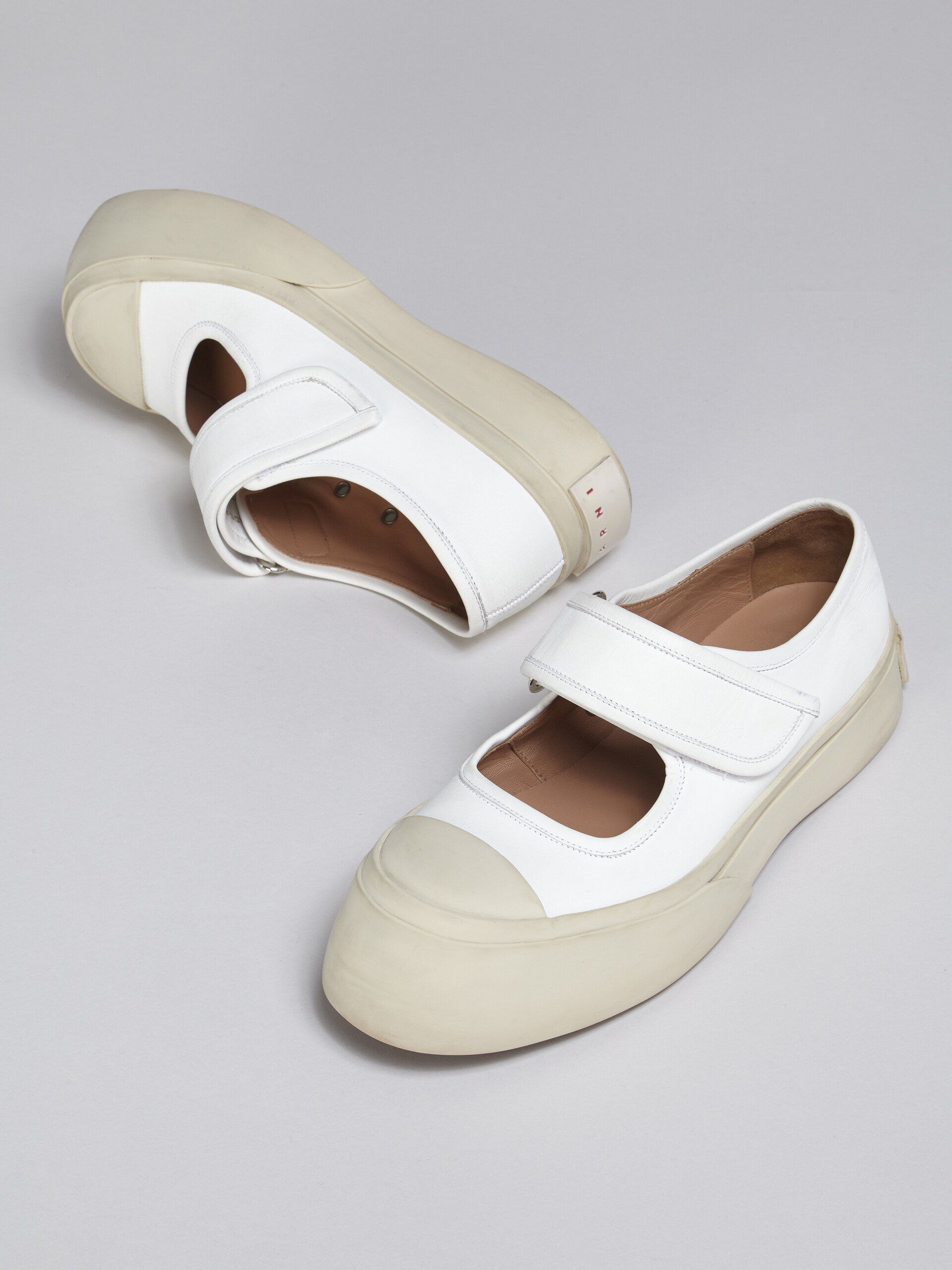 Sneaker Mary Jane in pelle grigia - Sneakers - Image 5