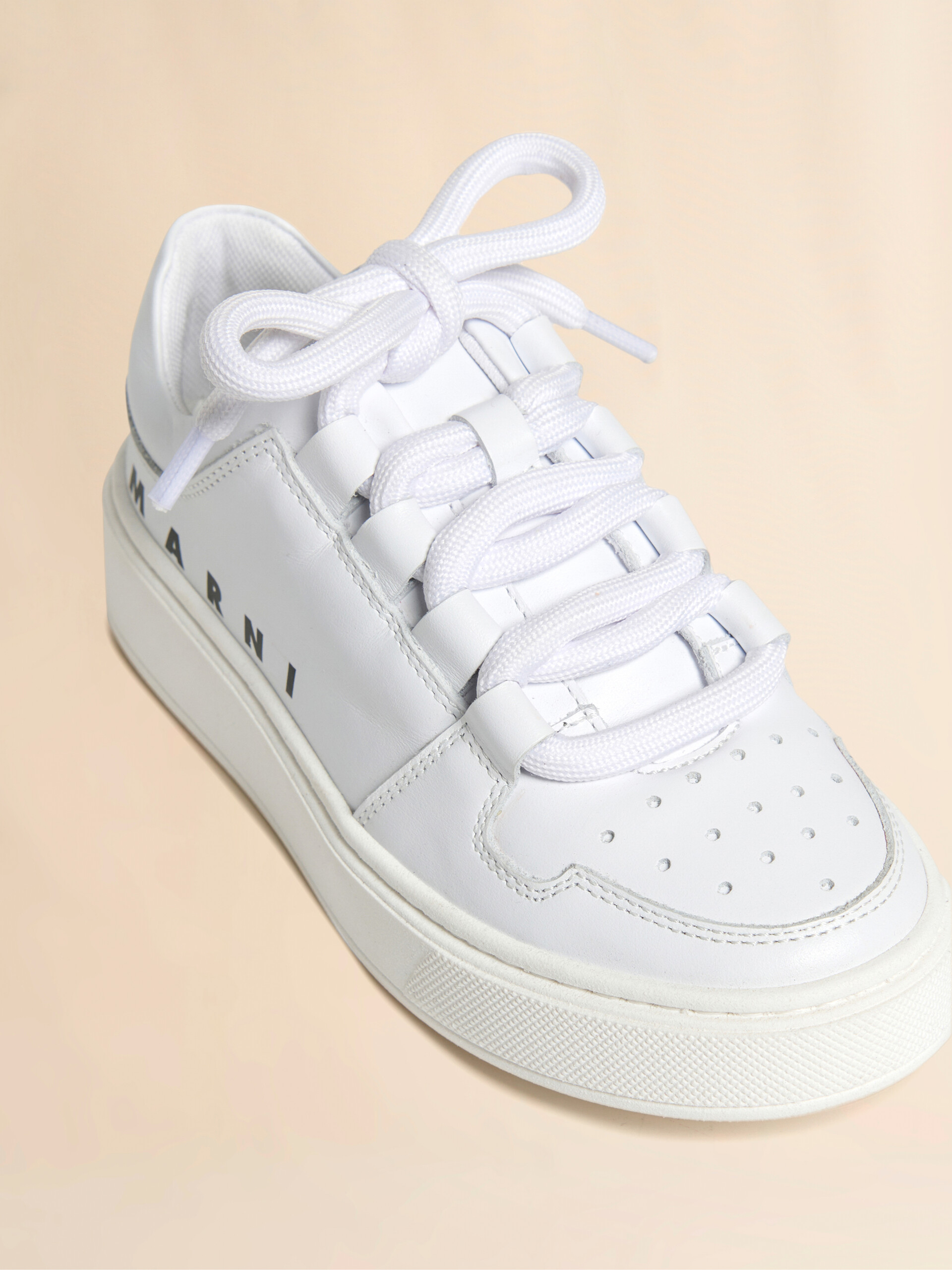 Sneaker bassa in pelle bianca - Sneakers - Image 4