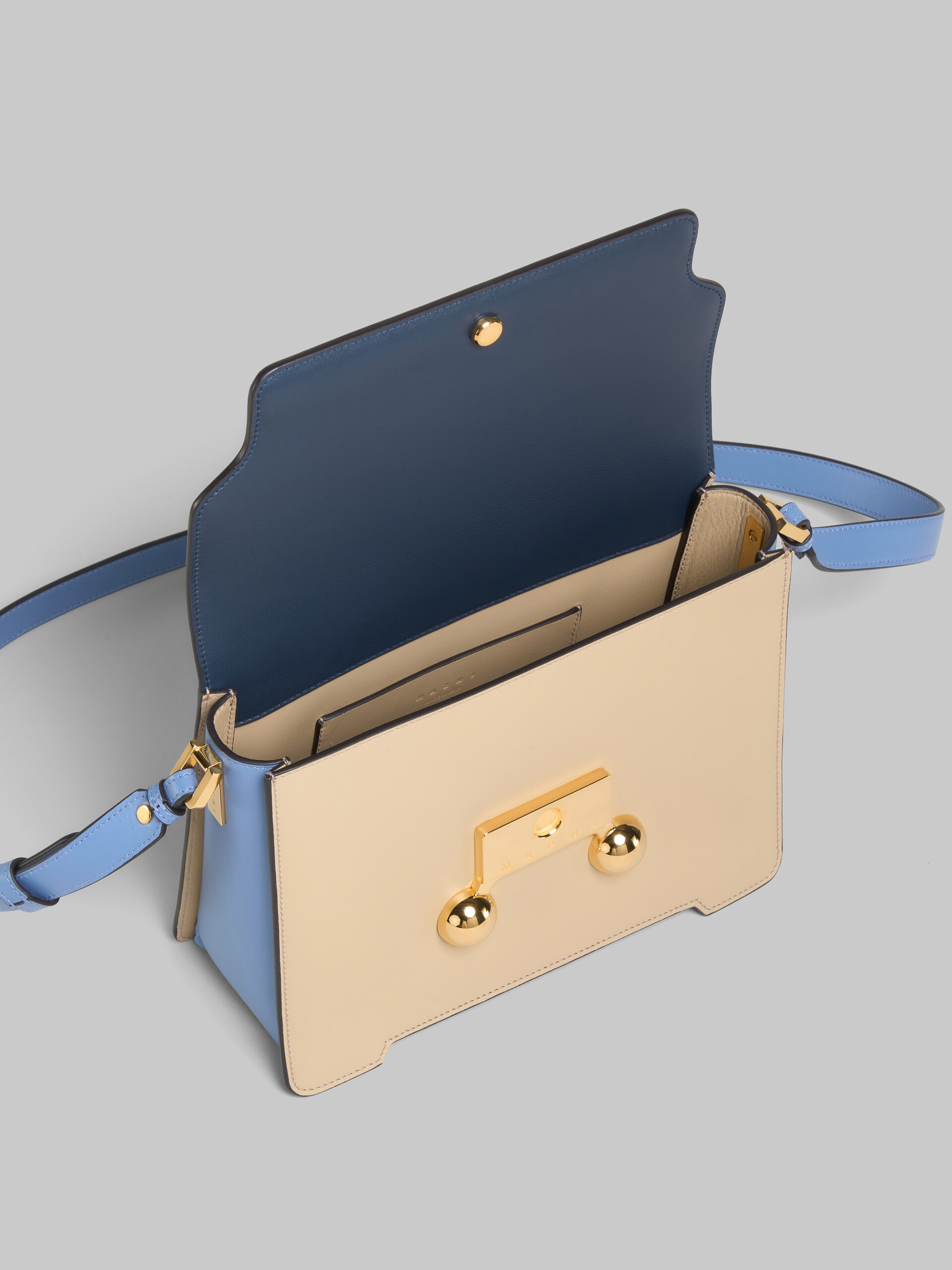 Borsa a spalla Trunkaroo Media in pelle blu, beige e azzurra - Borse a spalla - Image 3