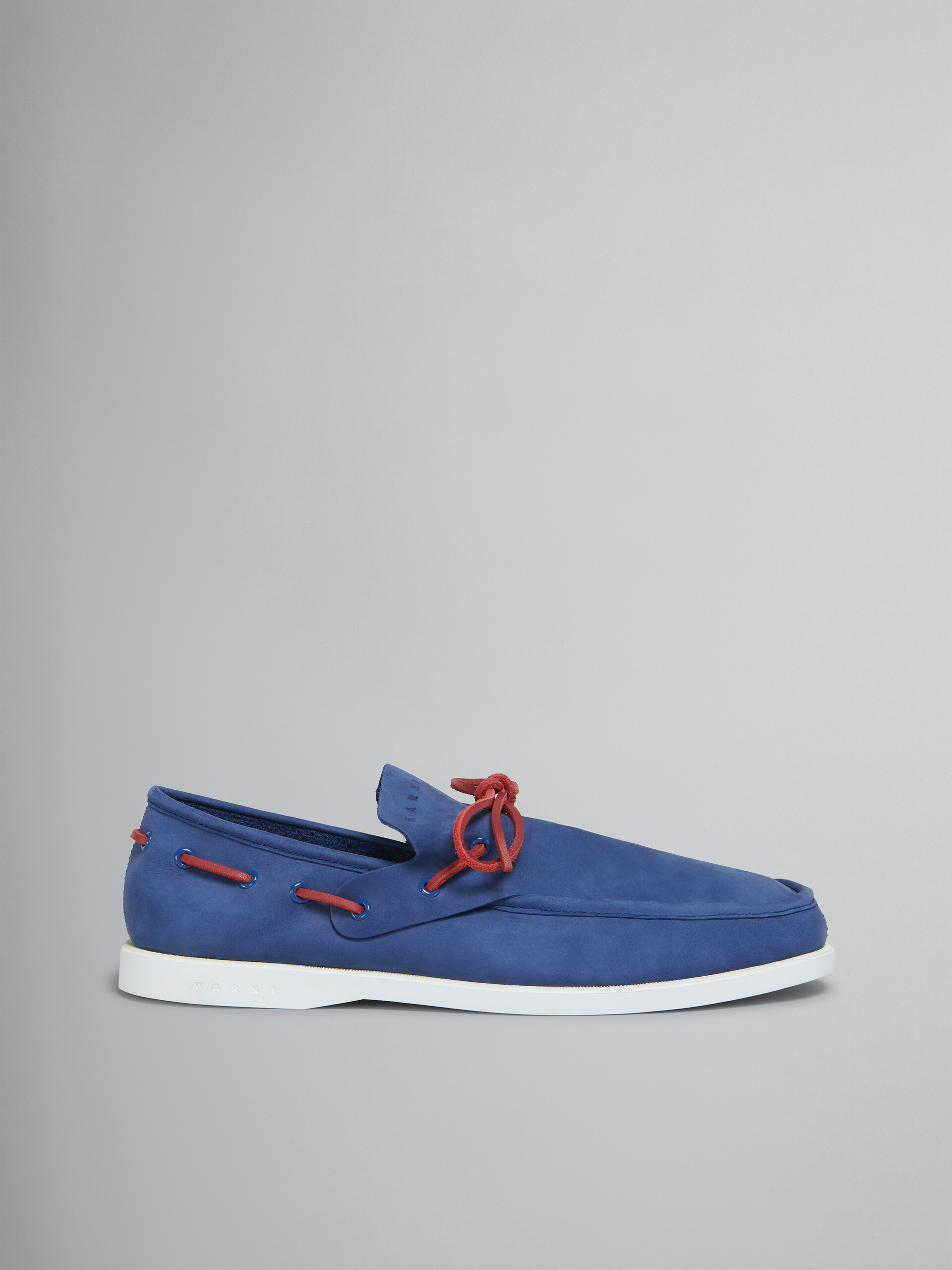 Mocassino da barca in nabuk blu - Stringate - Image 1