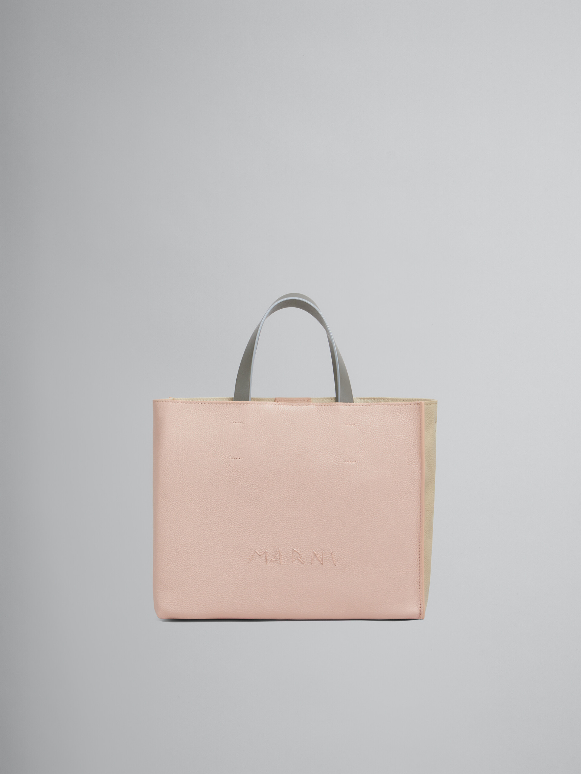 Museo Soft Tote Bag in pelle rosa chiaro e beige con ricamo Marni Symbol - Borse shopping - Image 1