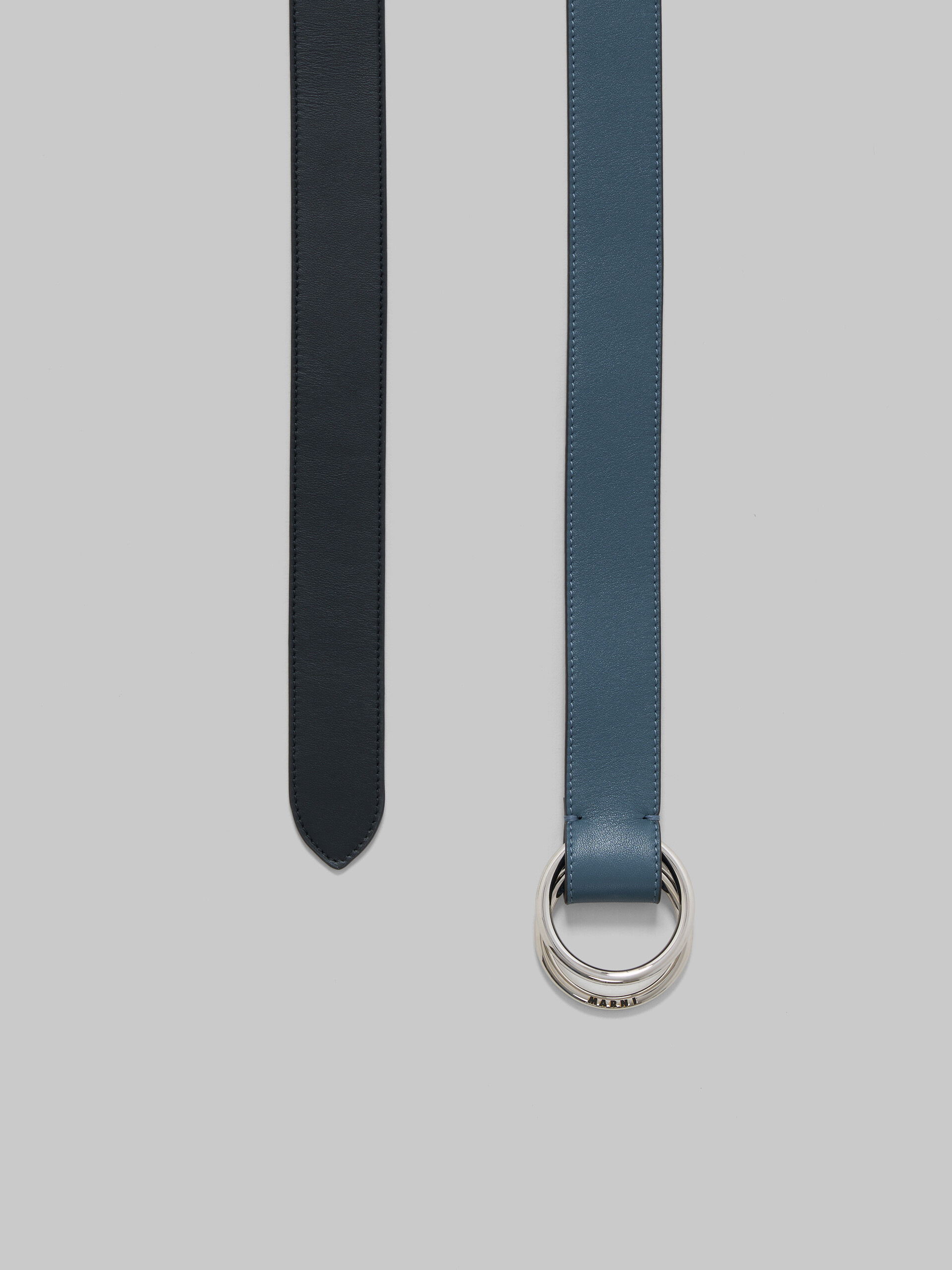 Cintura in pelle nera e blu con fibbia ad anello - Cintura - Image 3