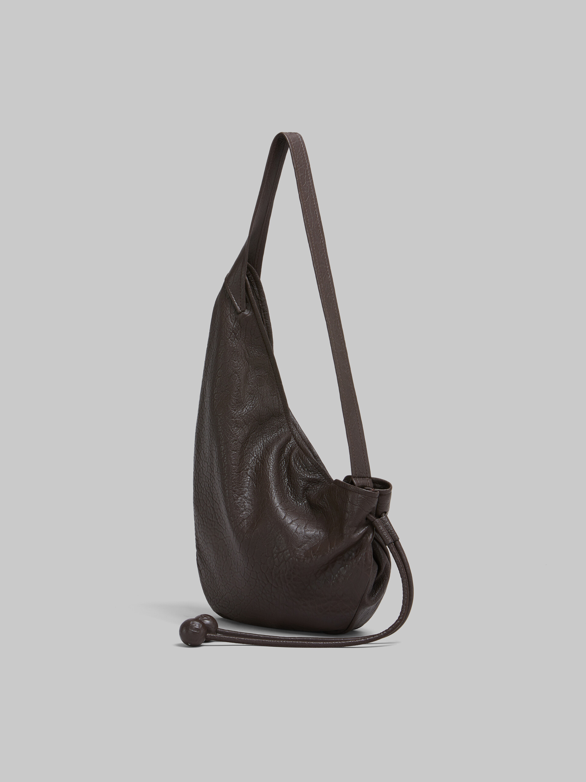 Borsa Hobo piccola in nappa marrone - Borse a spalla - Image 3