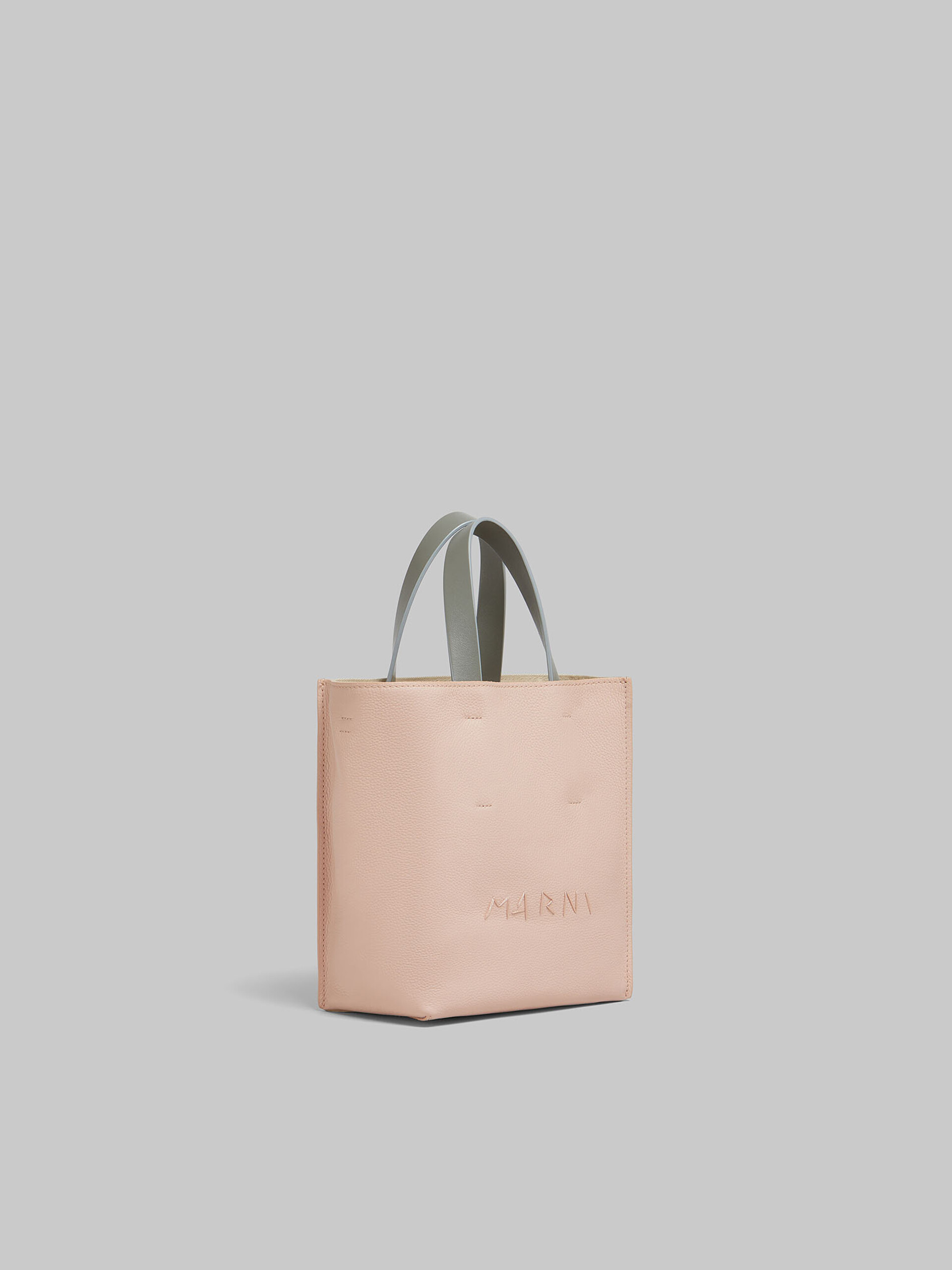 Museo Soft bag Mini in pelle bianca e marrone con ricamo Marni Mending - Borse shopping - Image 6