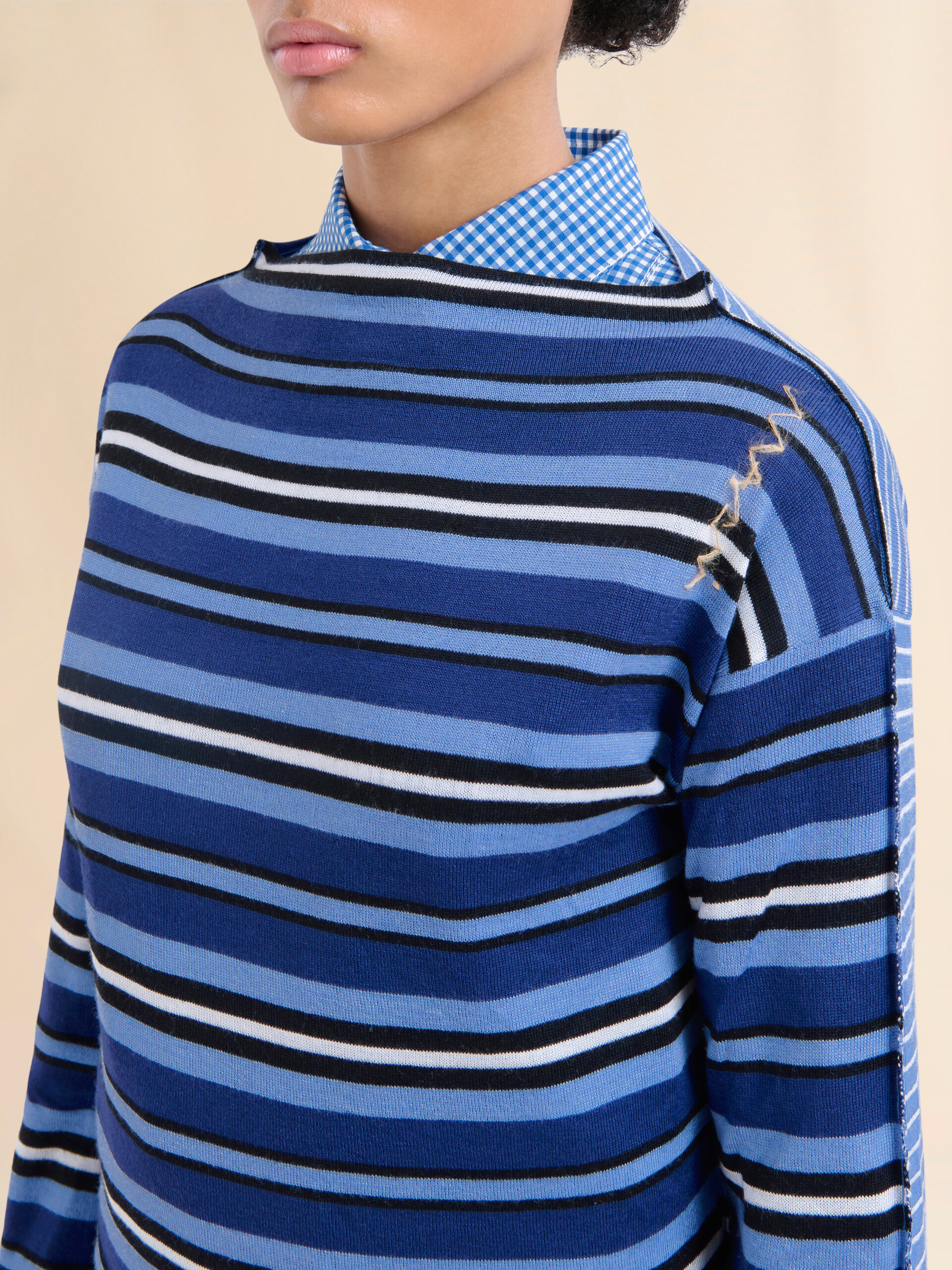 Maglione a righe blu con retro a contrasto - Pullover - Image 4