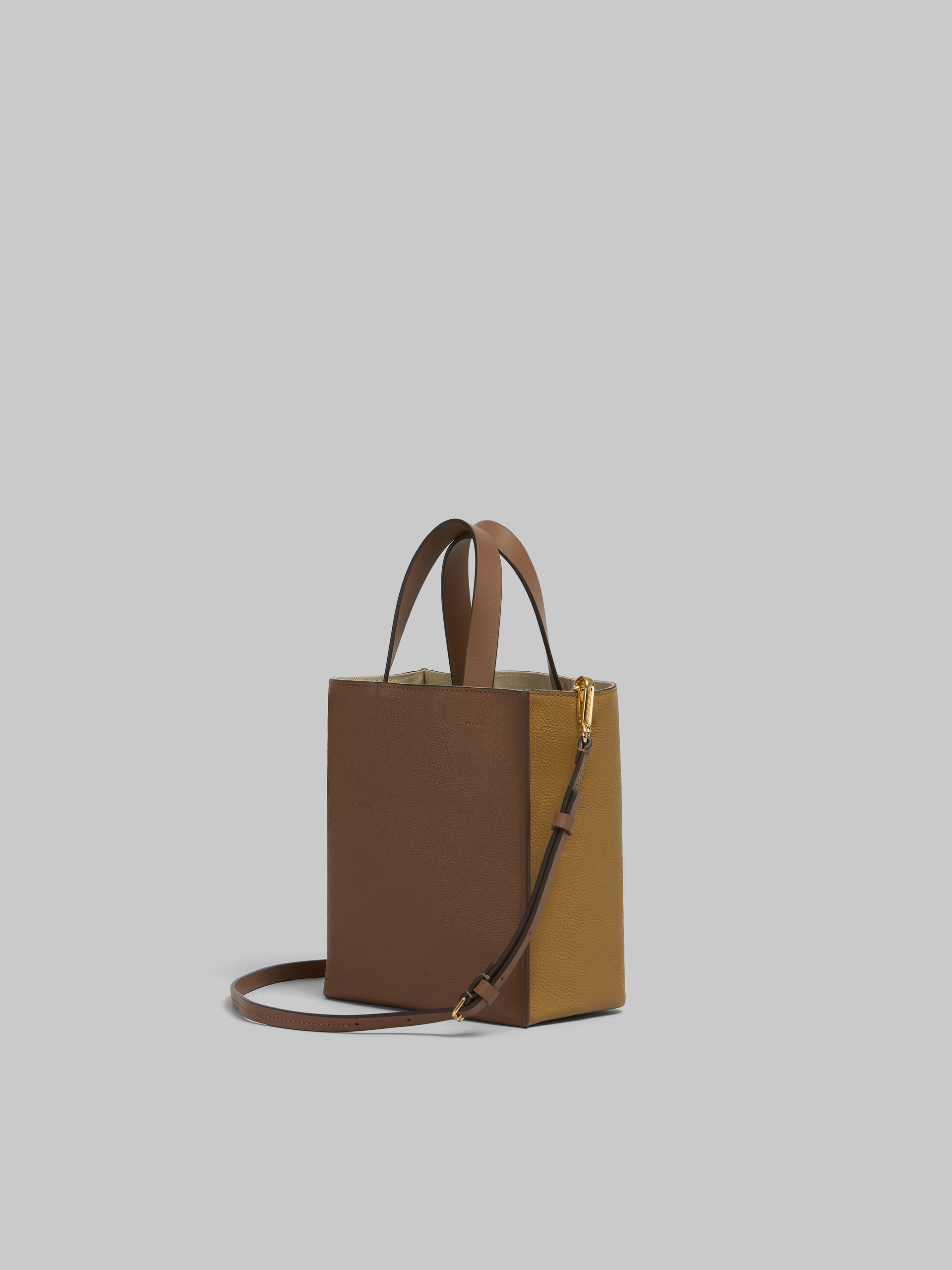 Museo Soft bag Mini in pelle bianca e marrone con ricamo Marni Mending - Borse shopping - Image 3