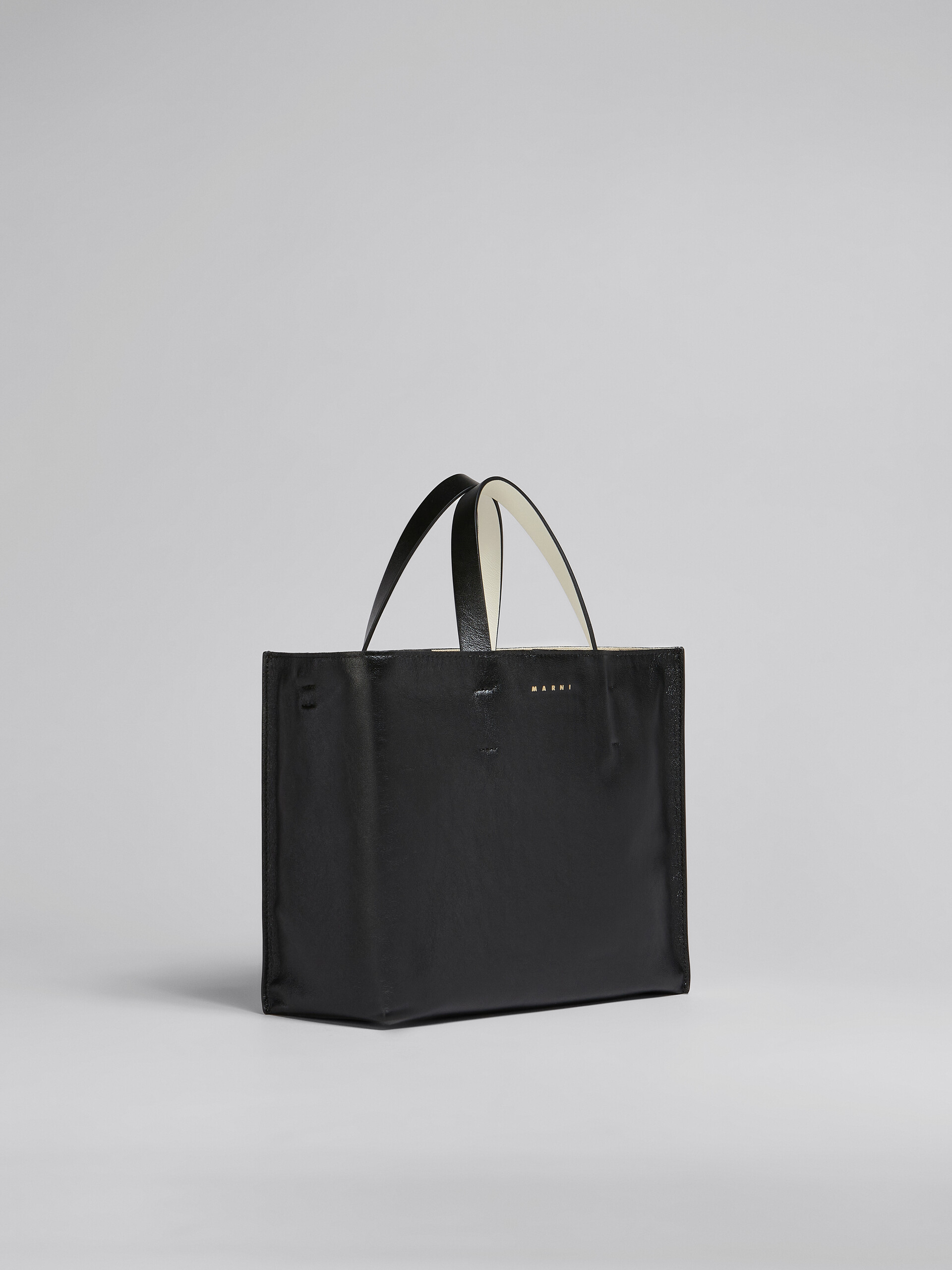 Museo Soft Small Shopper in black and white leather