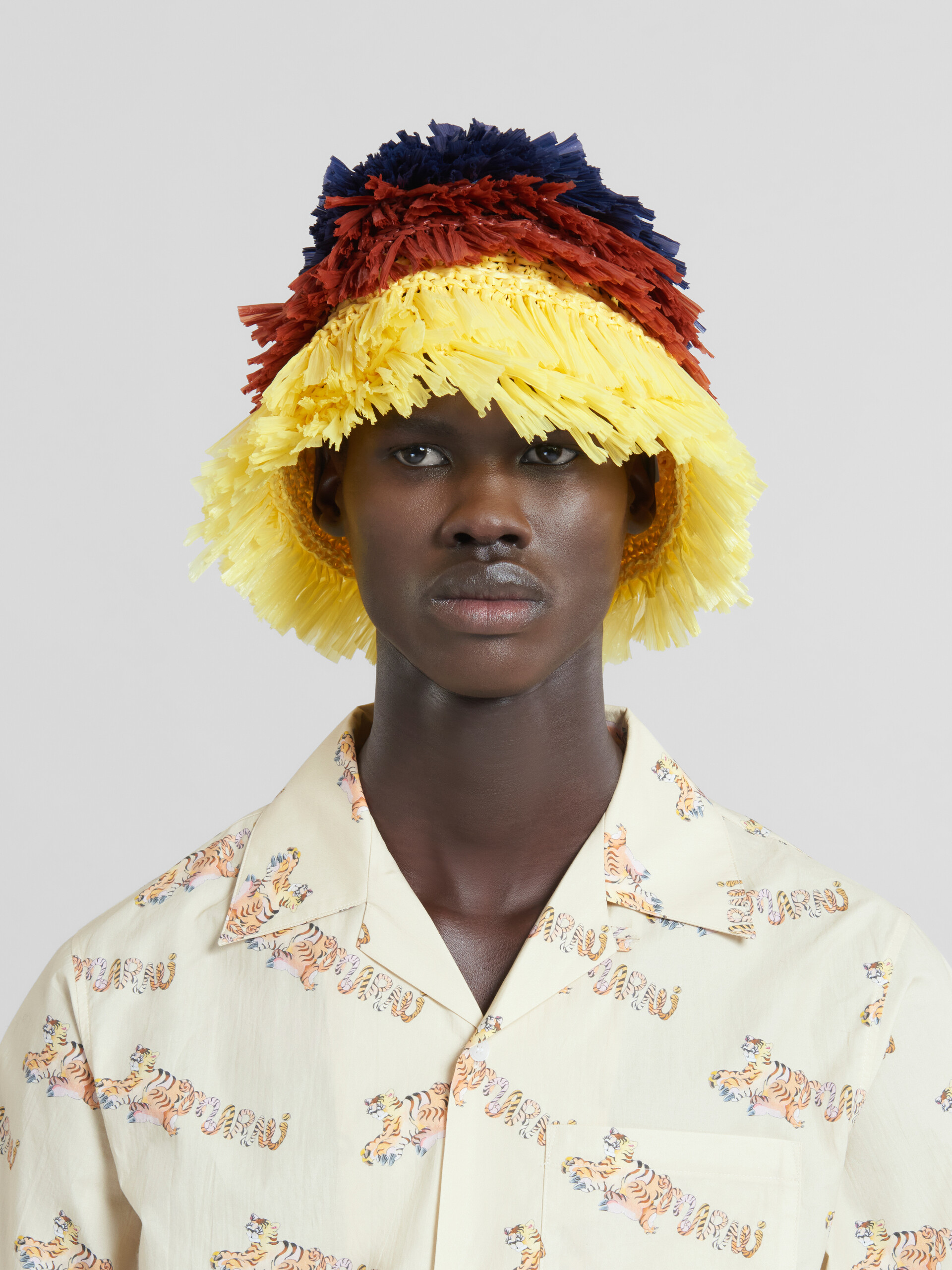Cappello bucket in tessuto effetto rafia blu, marrone e giallo - Cappelli - Image 2