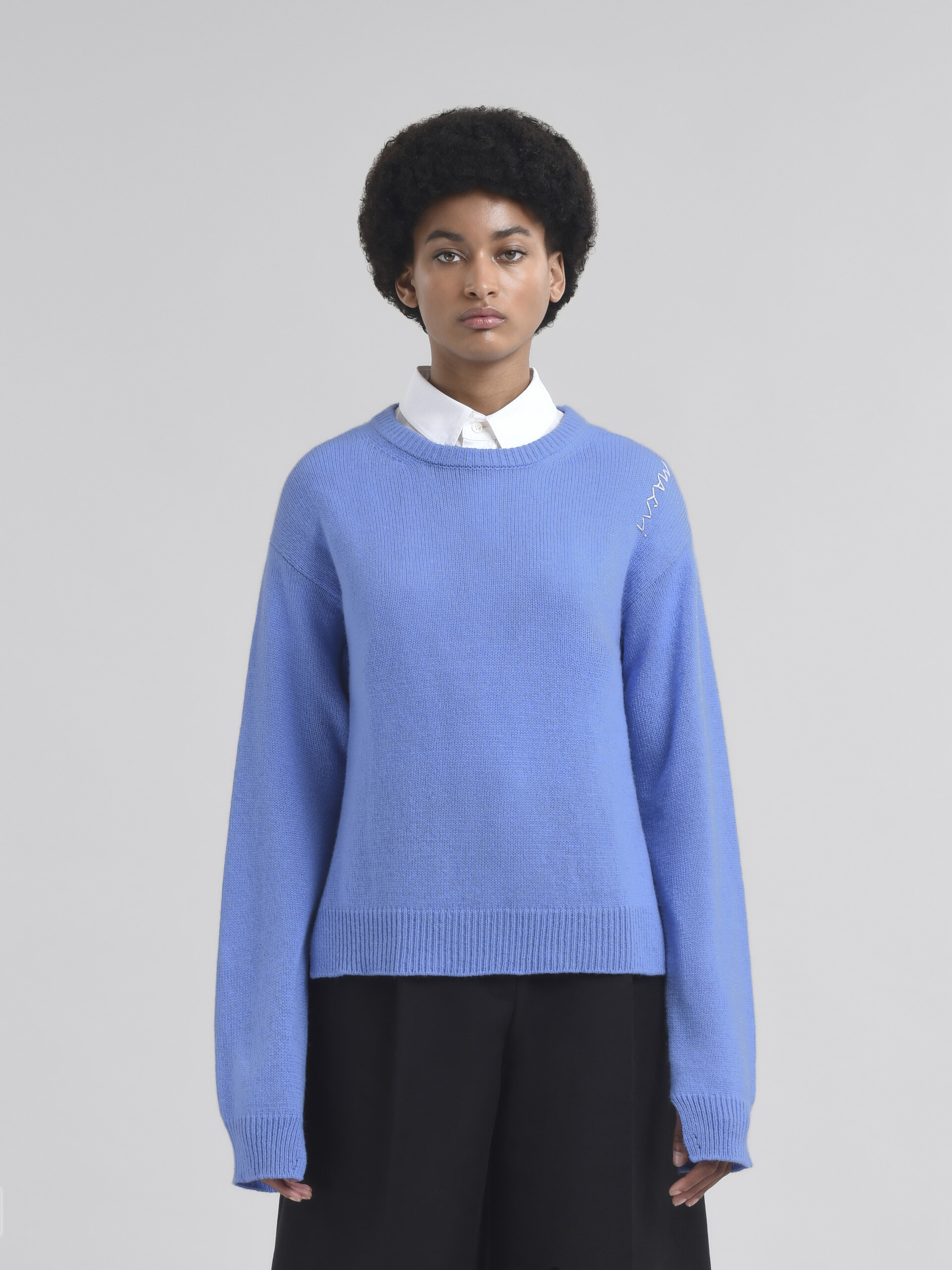 Maglione boxy in cashmere indaco con ricamo Marni Symbol - Pullover - Image 2