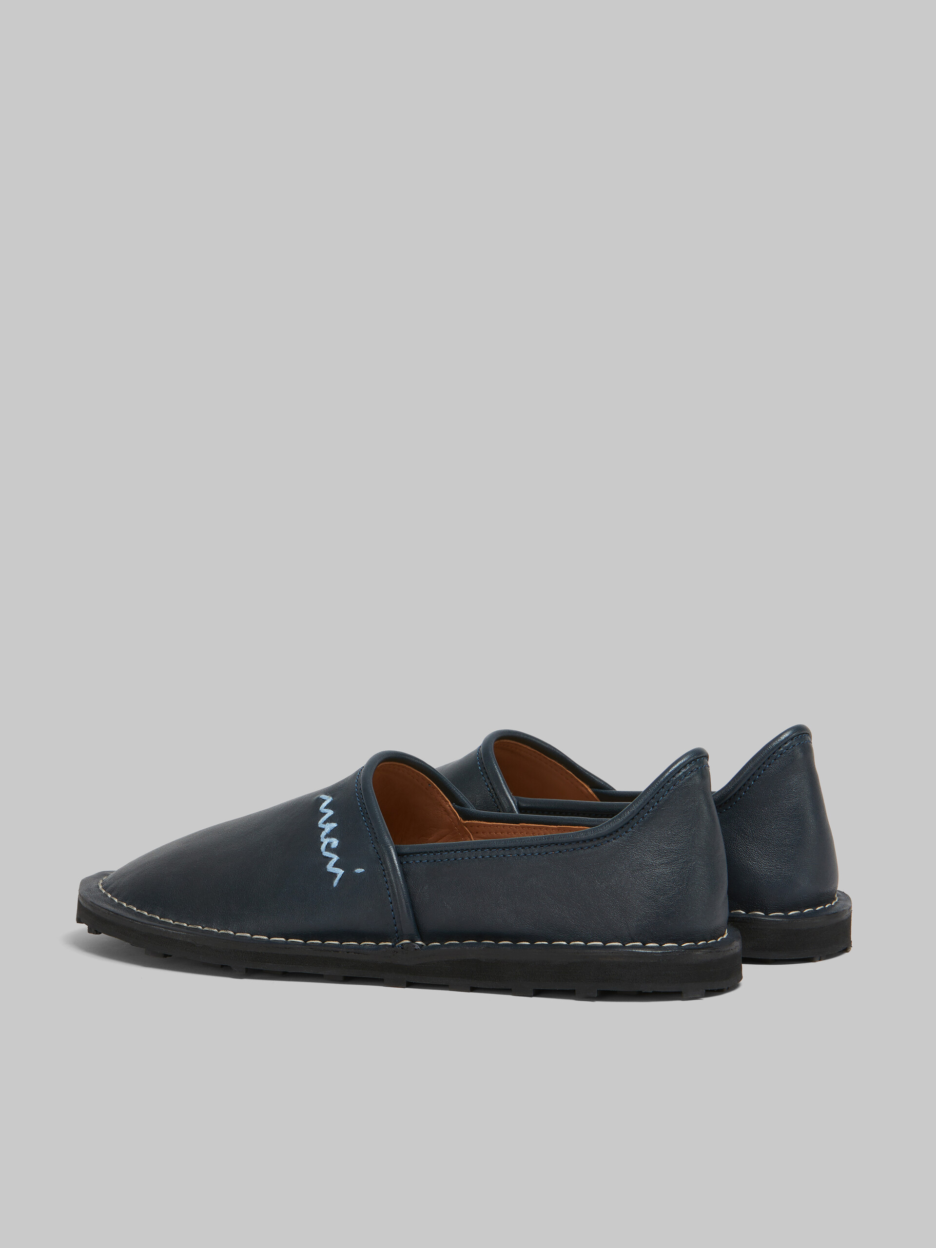 Mocassino slip on in pelle blu con ricamo Marni Symbol - Stringate - Image 3