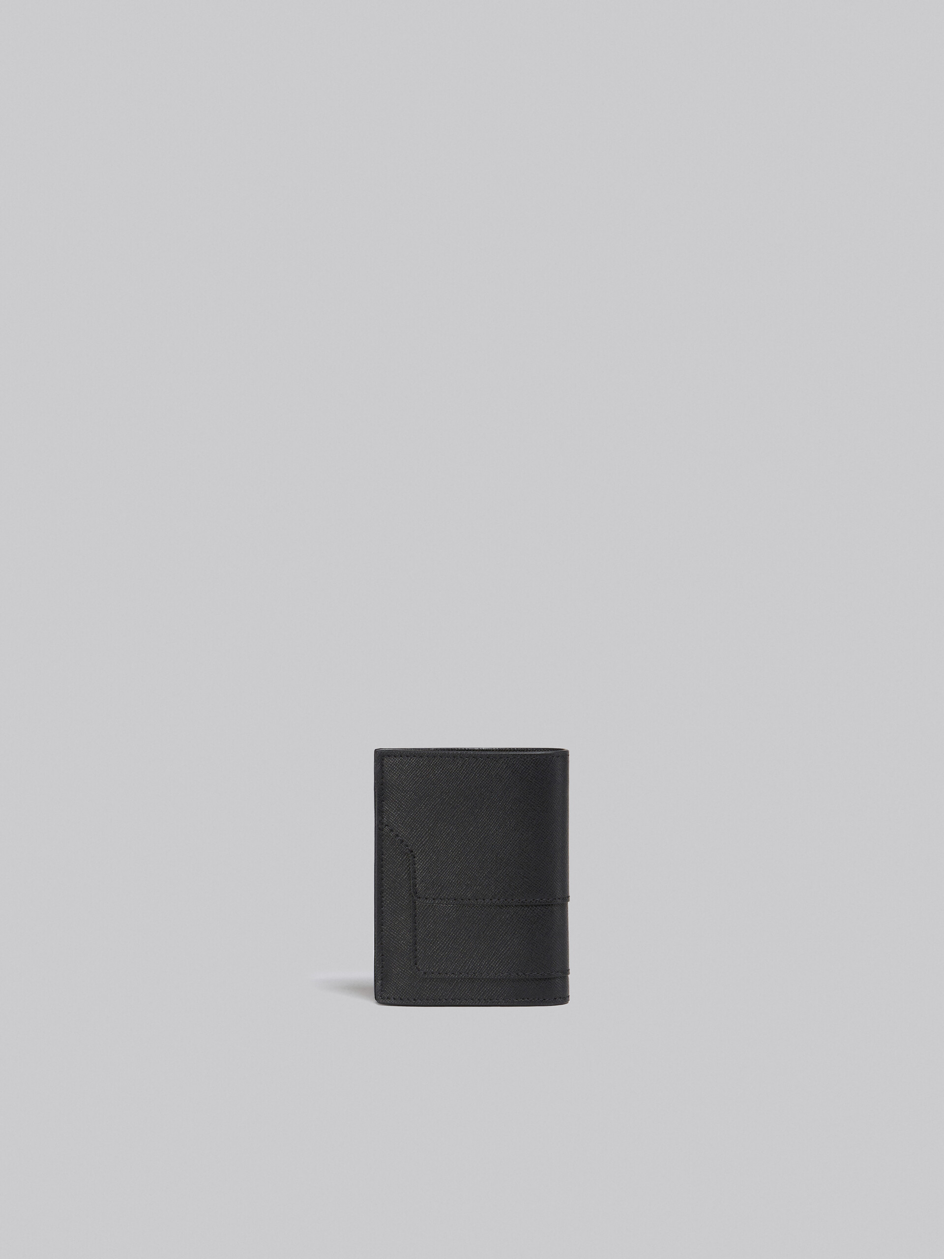 【新品！箱付】マルニ　ブラック サフィアーノレザー製 二つ折りウォレット
