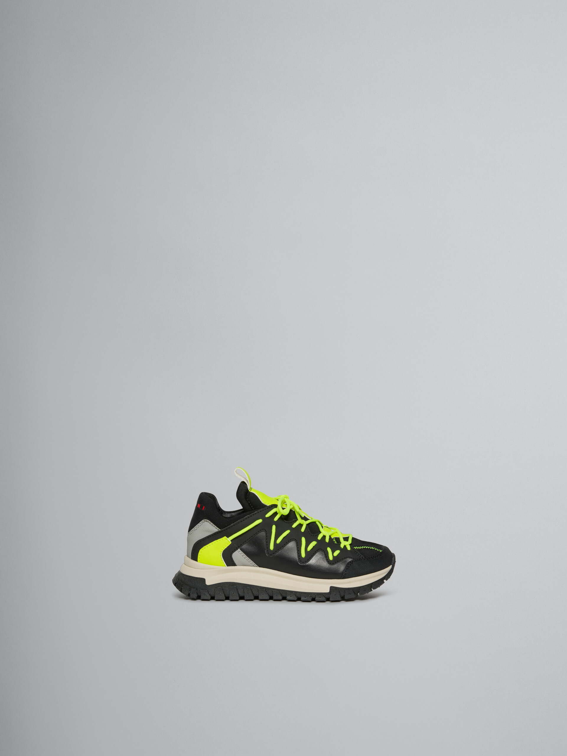 Sneaker runner nera e giallo fluo - Sneakers - Image 1