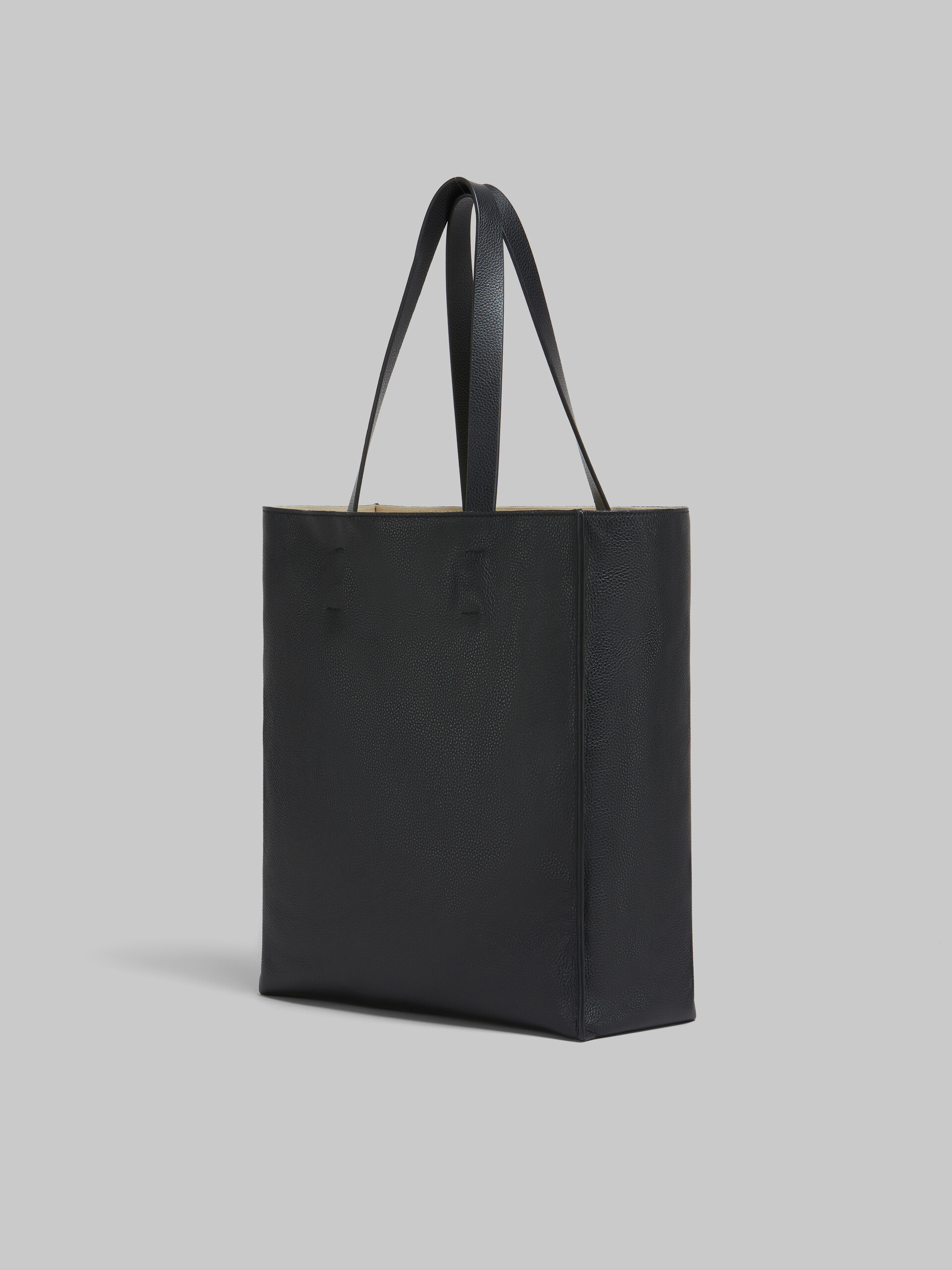 Museo Soft Tote Bag grande in pelle nera con ricamo Marni Symbol - Borse shopping - Image 2