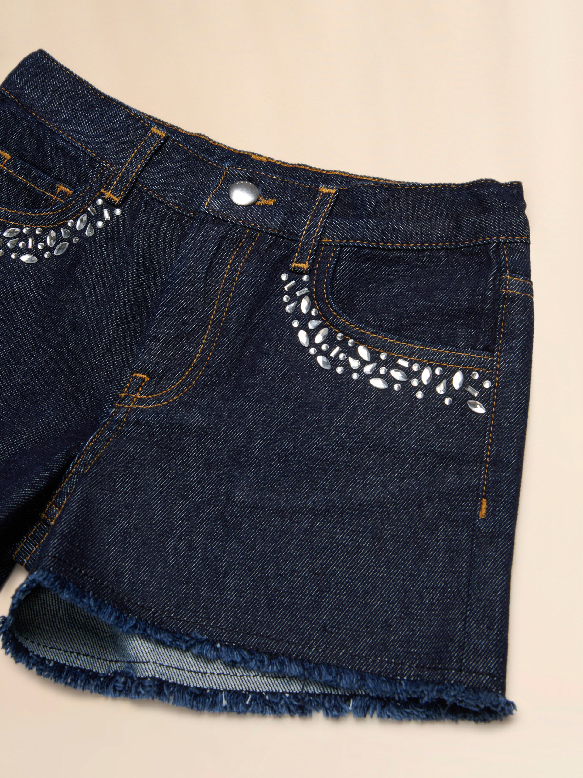 Shorts in denim scuro con rhinestones - Pantaloni - Image 3