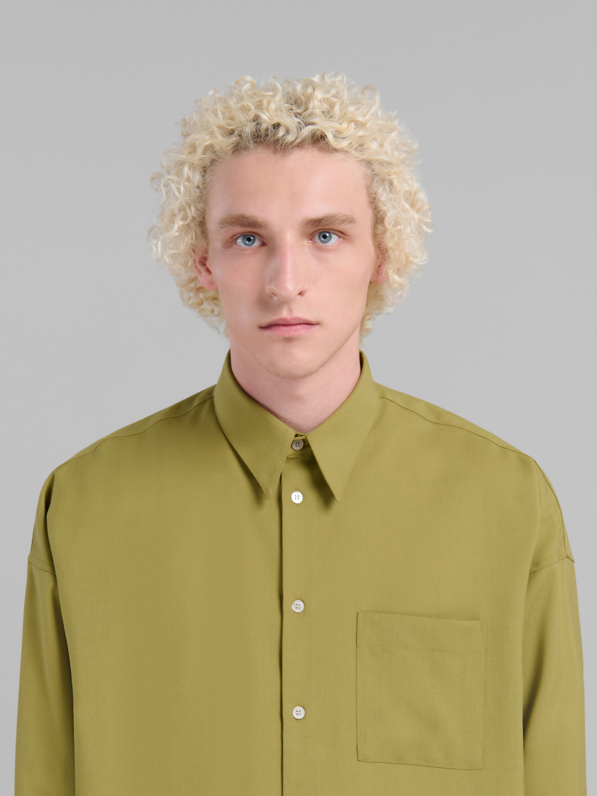 Green tropical wool long-sleeved shirt