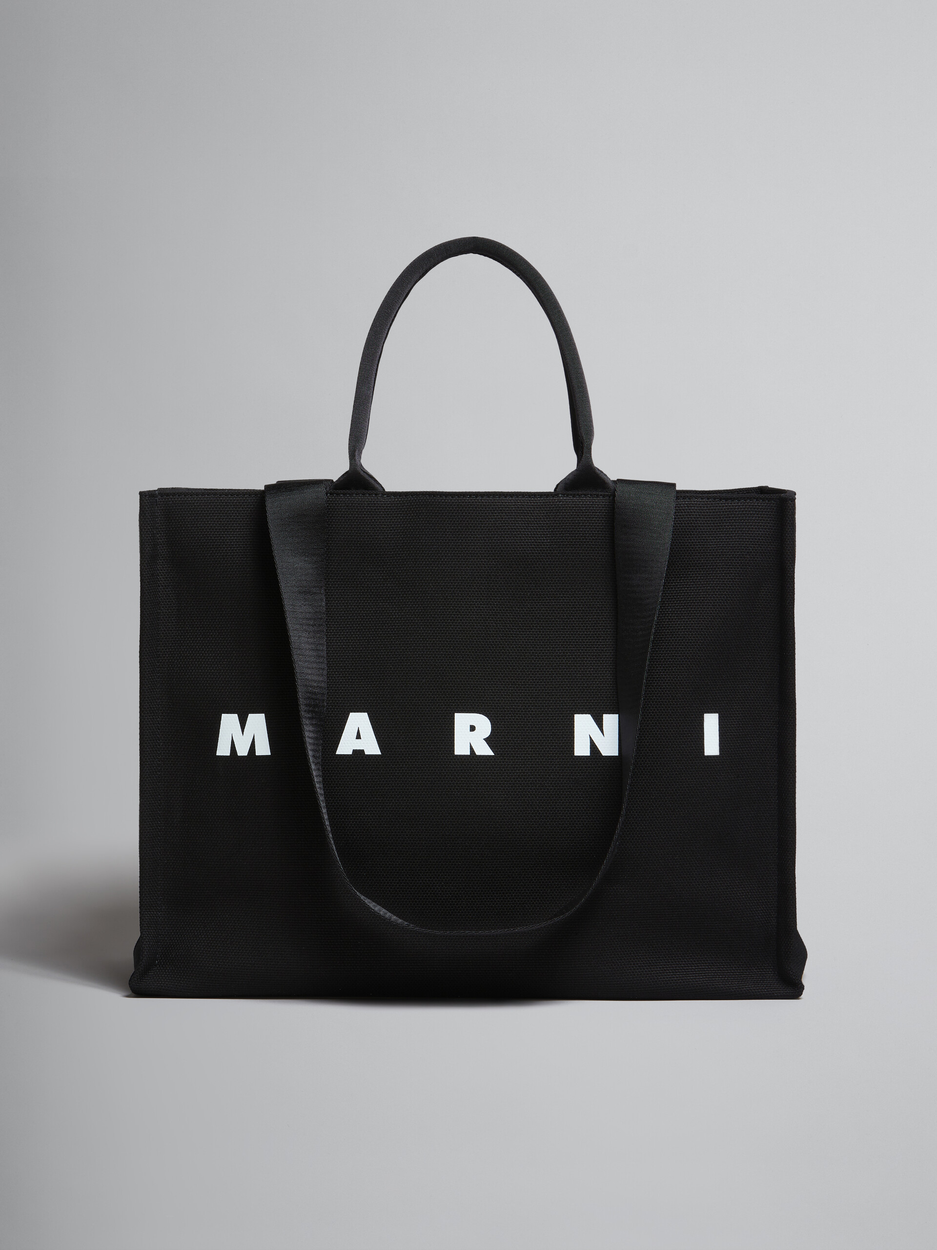 【MARNI】マルニ キャンバス×レザー トートバッグ カラー:ブラック(新品)