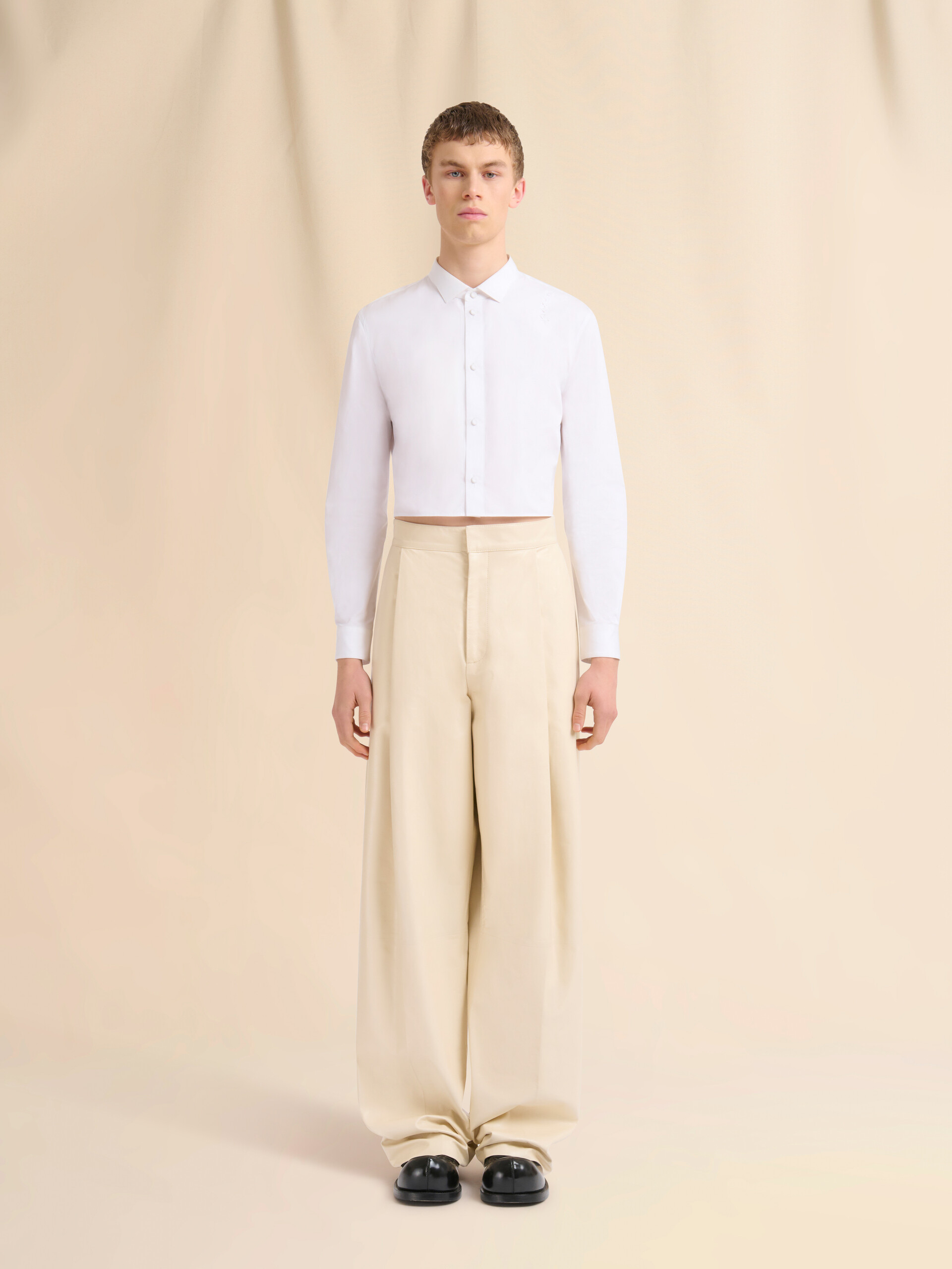 Pantaloni in nappa color crema con maxi pieghe - Pantaloni - Image 2