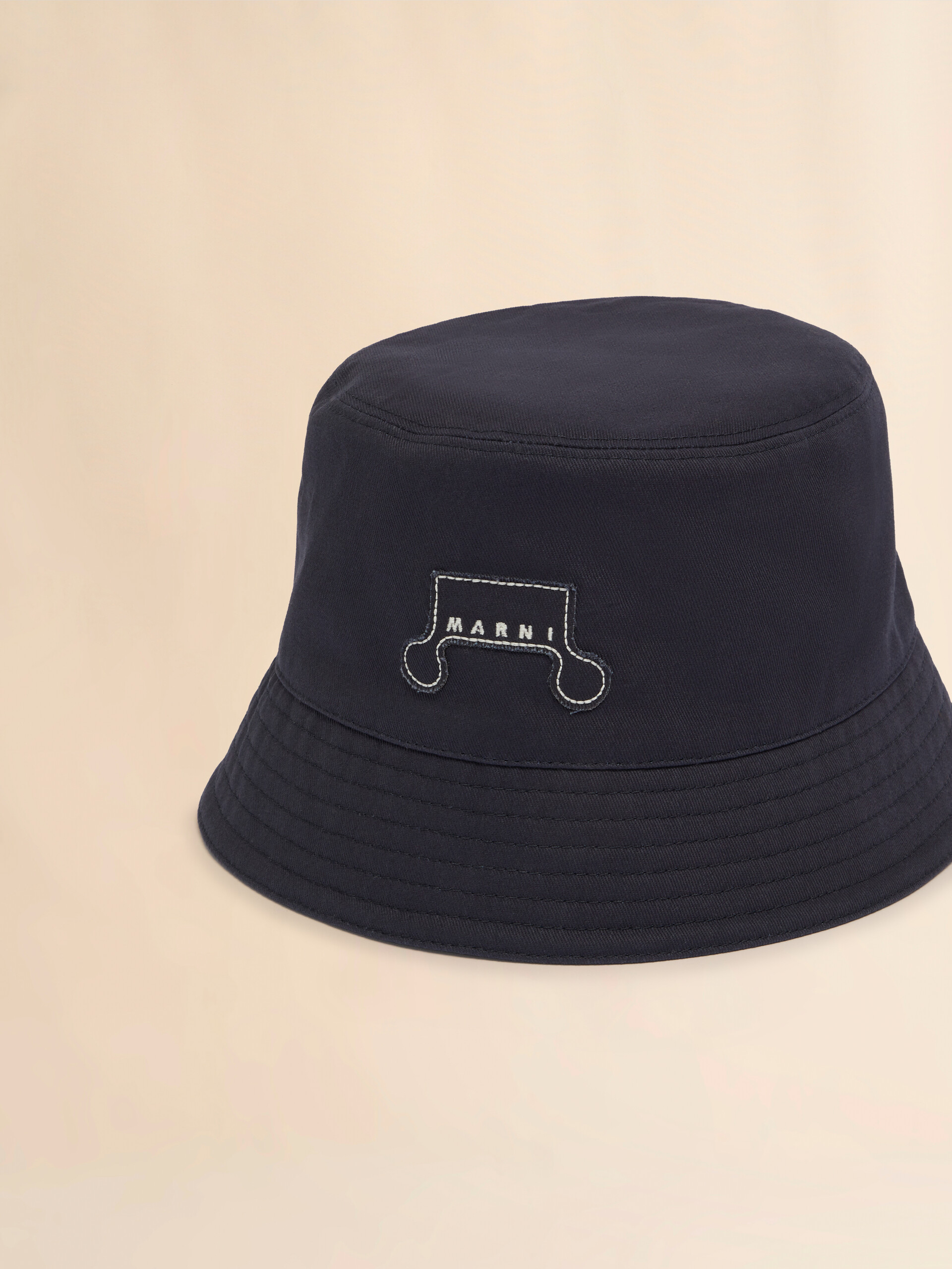 Cappello bucket in cotone biologico blu scuro con patch Trunkaroo - Cappelli - Image 4