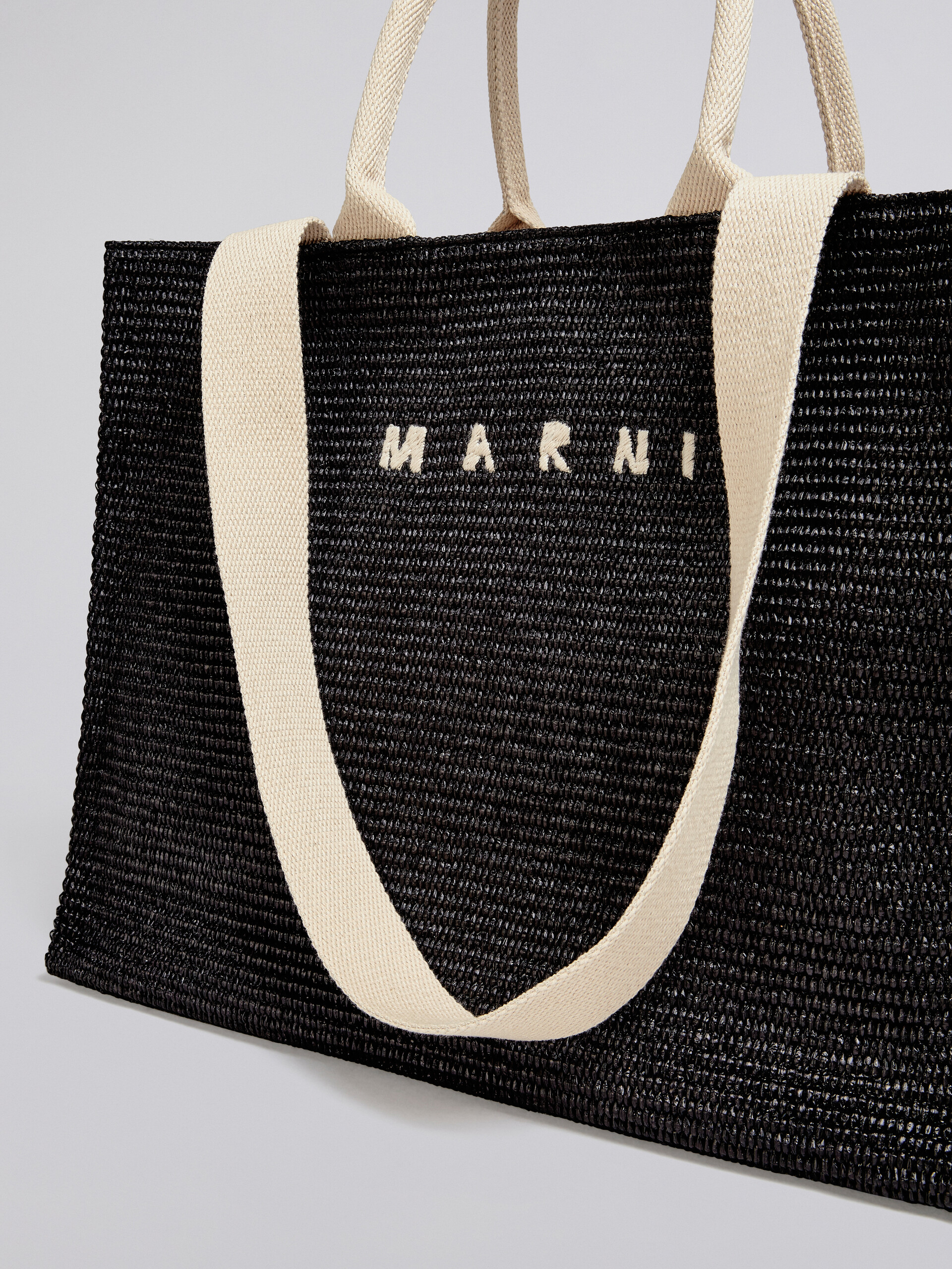 ブラック ラージトートバッグ | Marni