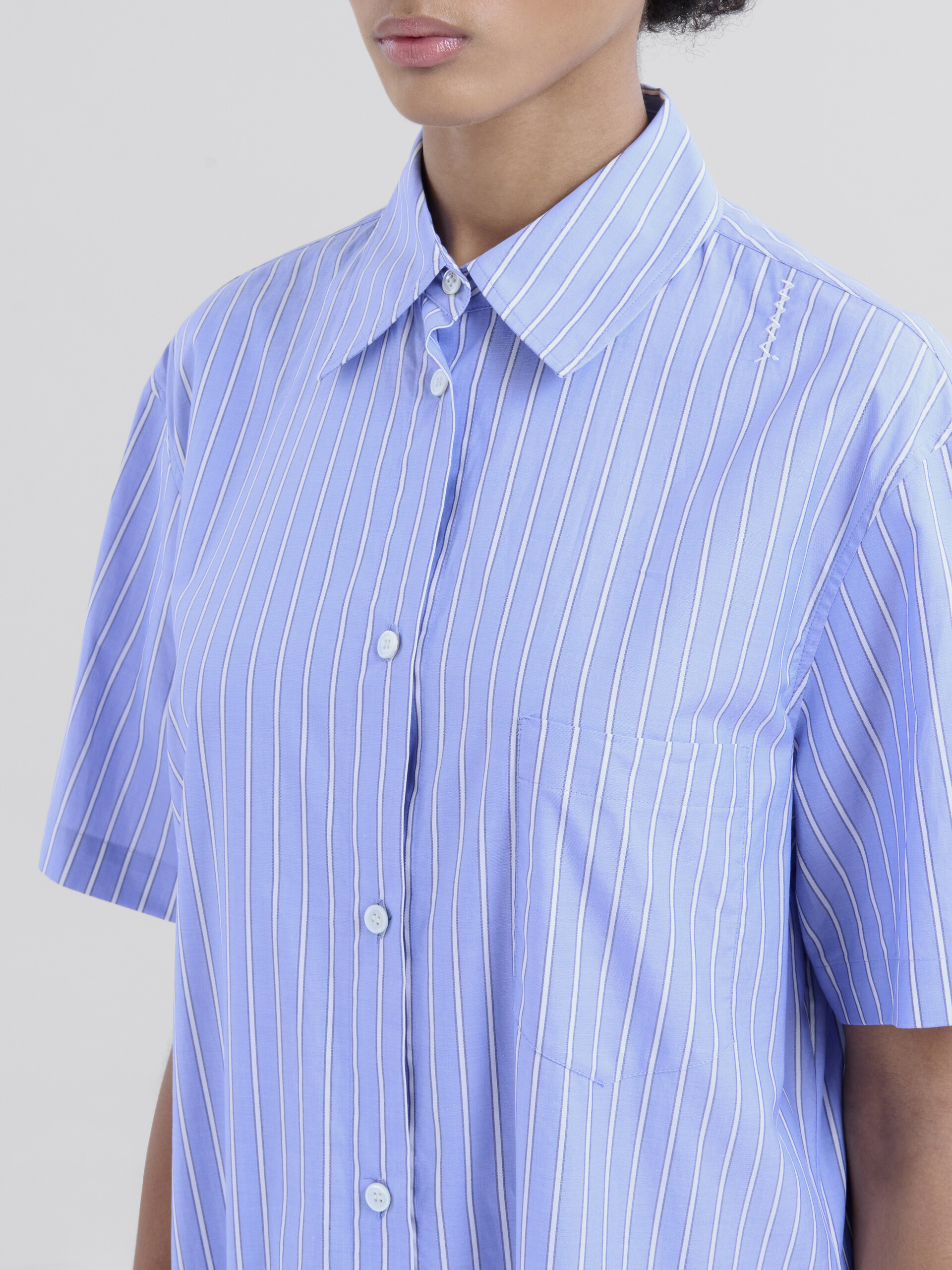 Abito a camicia in popeline blu a righe - Vestiti - Image 4