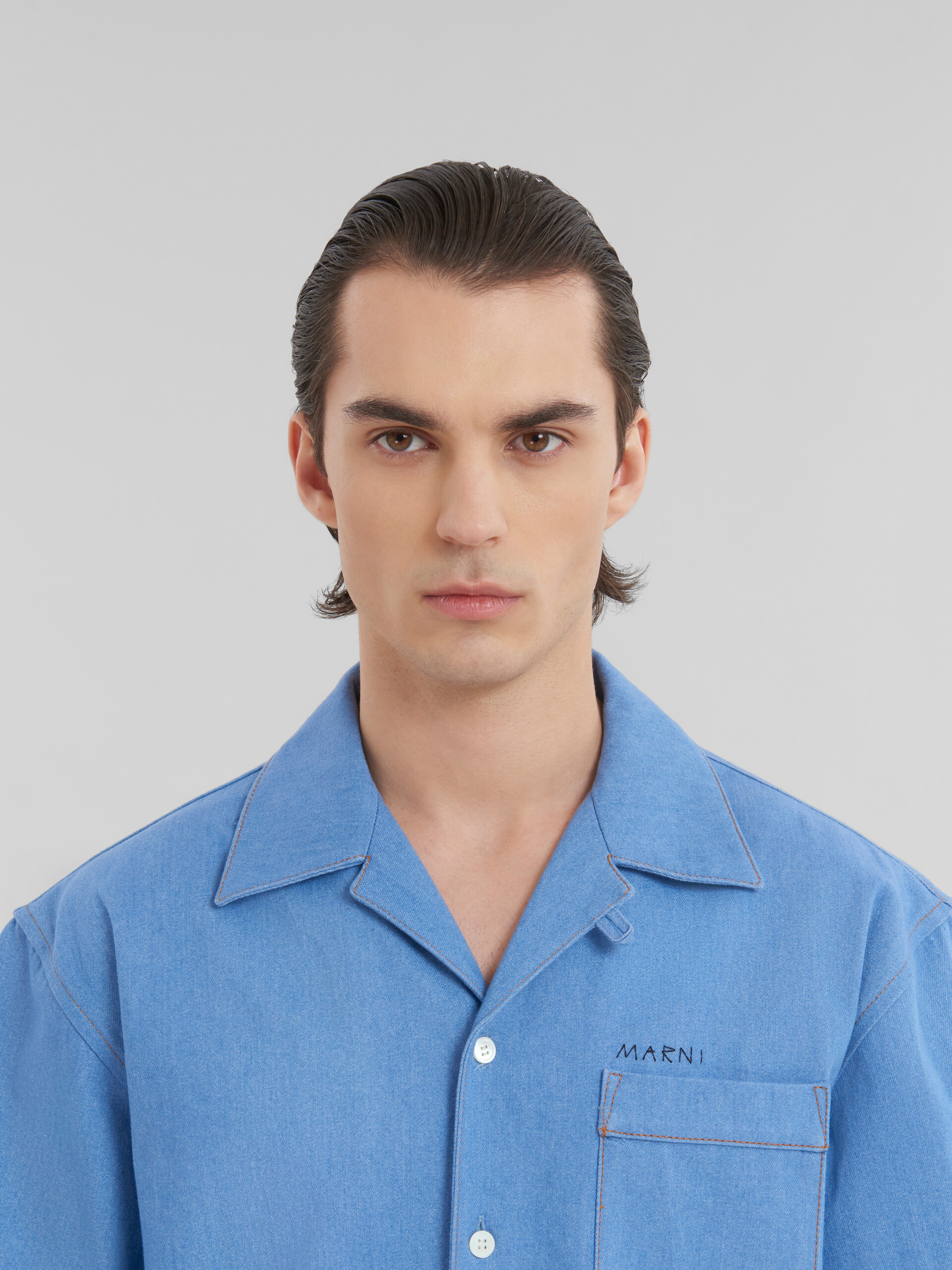 ブルー マルニ メンディングロゴ付き デニム製 ボーリングシャツ