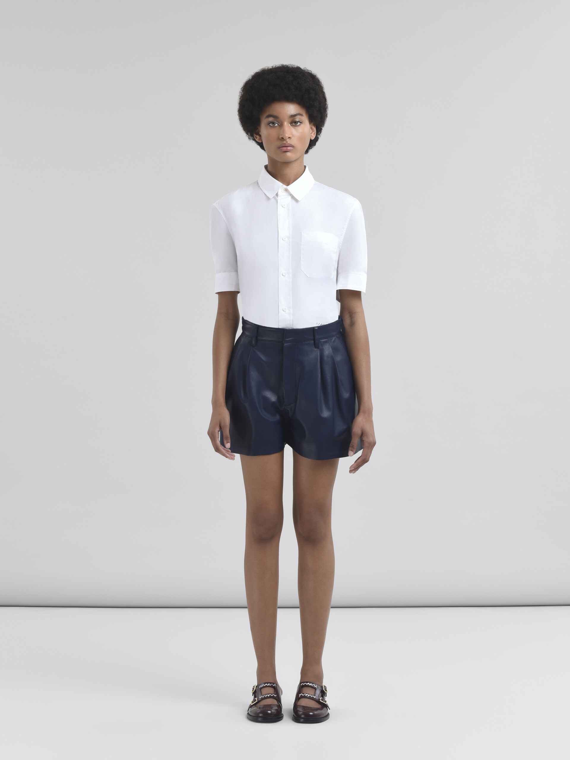 Short in nappa blu - Pantaloni - Image 2