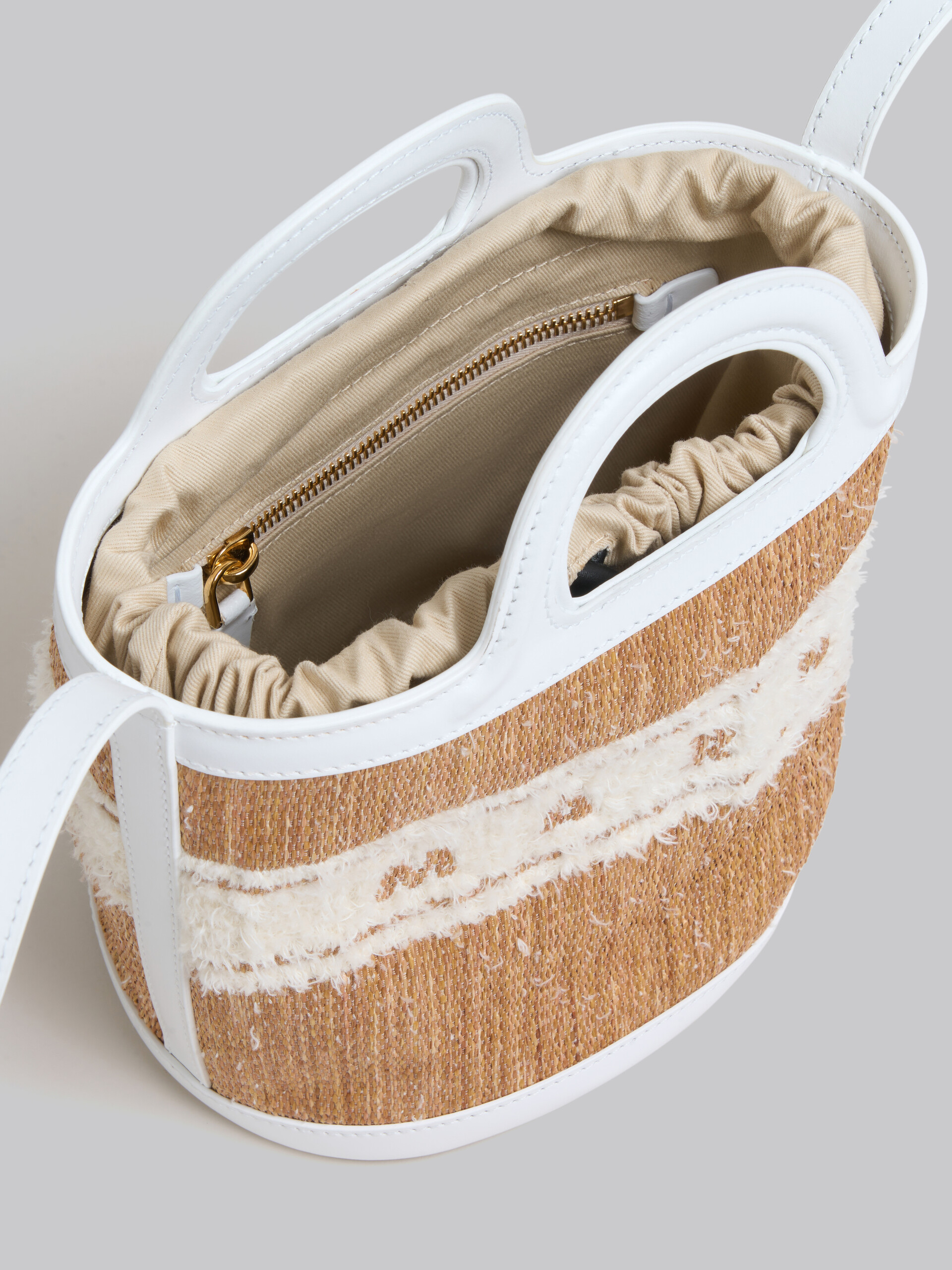 Tropicalia Bag piccola a secchiello in pelle bianca con logo trapuntato - Borse a spalla - Image 4