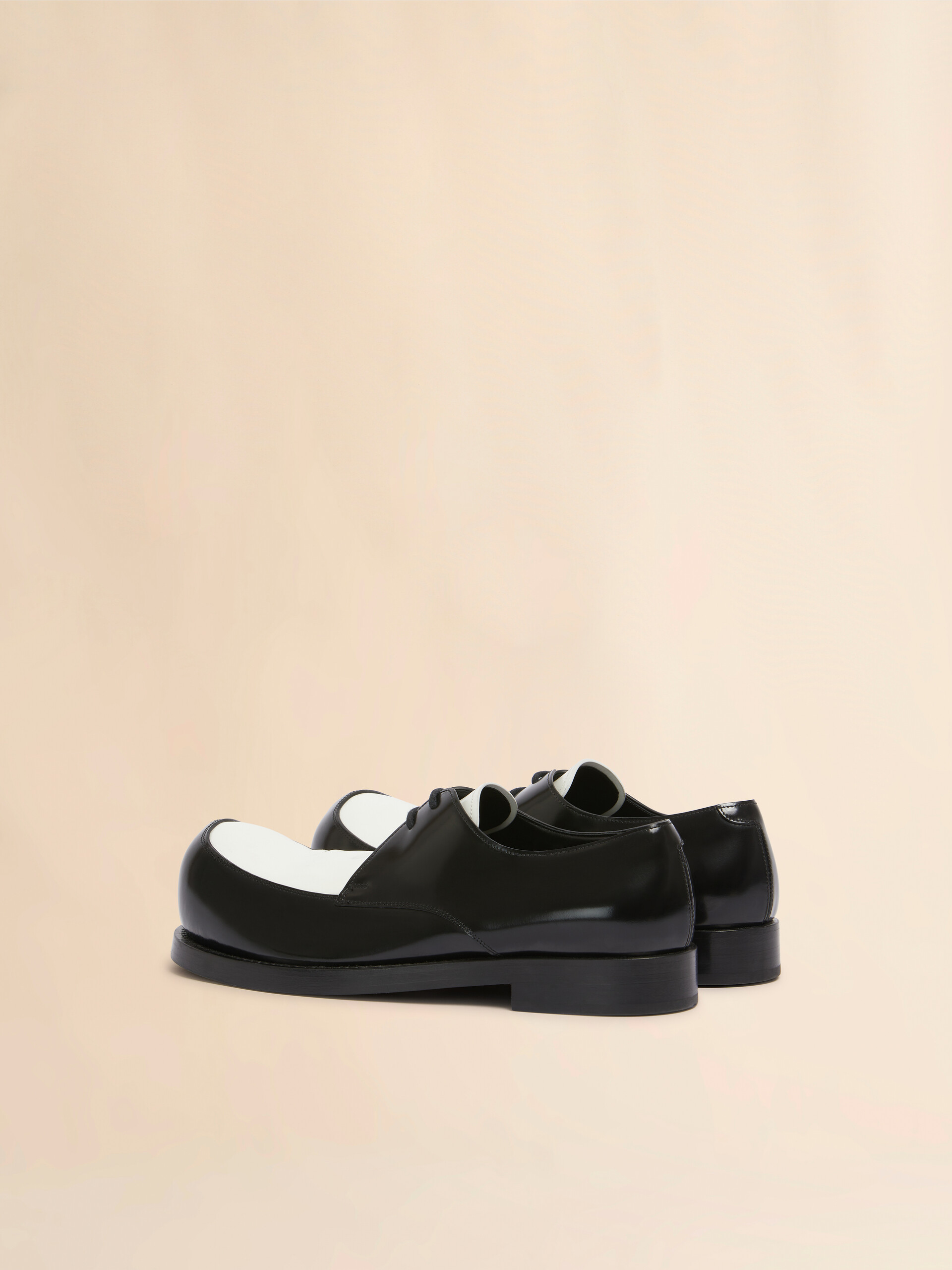 Scarpa Derby New Wave in pelle bianca e nera - Stringate - Image 3