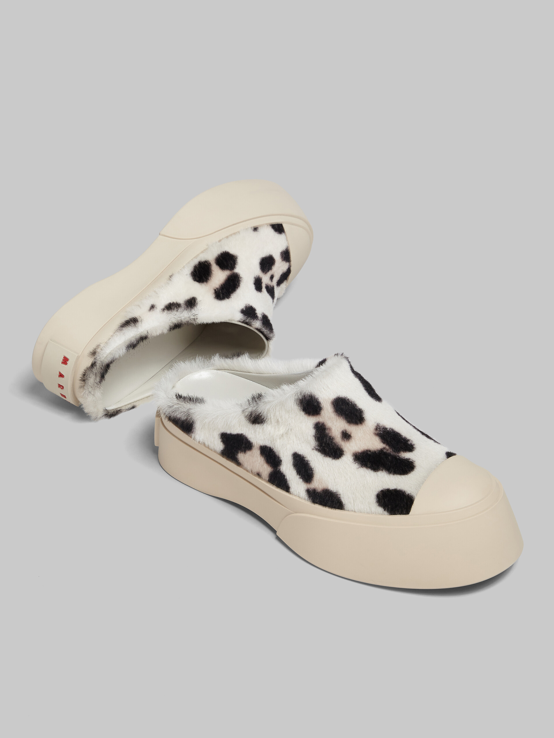 Sabot Pablo in shearling bianco con stampa animalier - Sneakers - Image 5