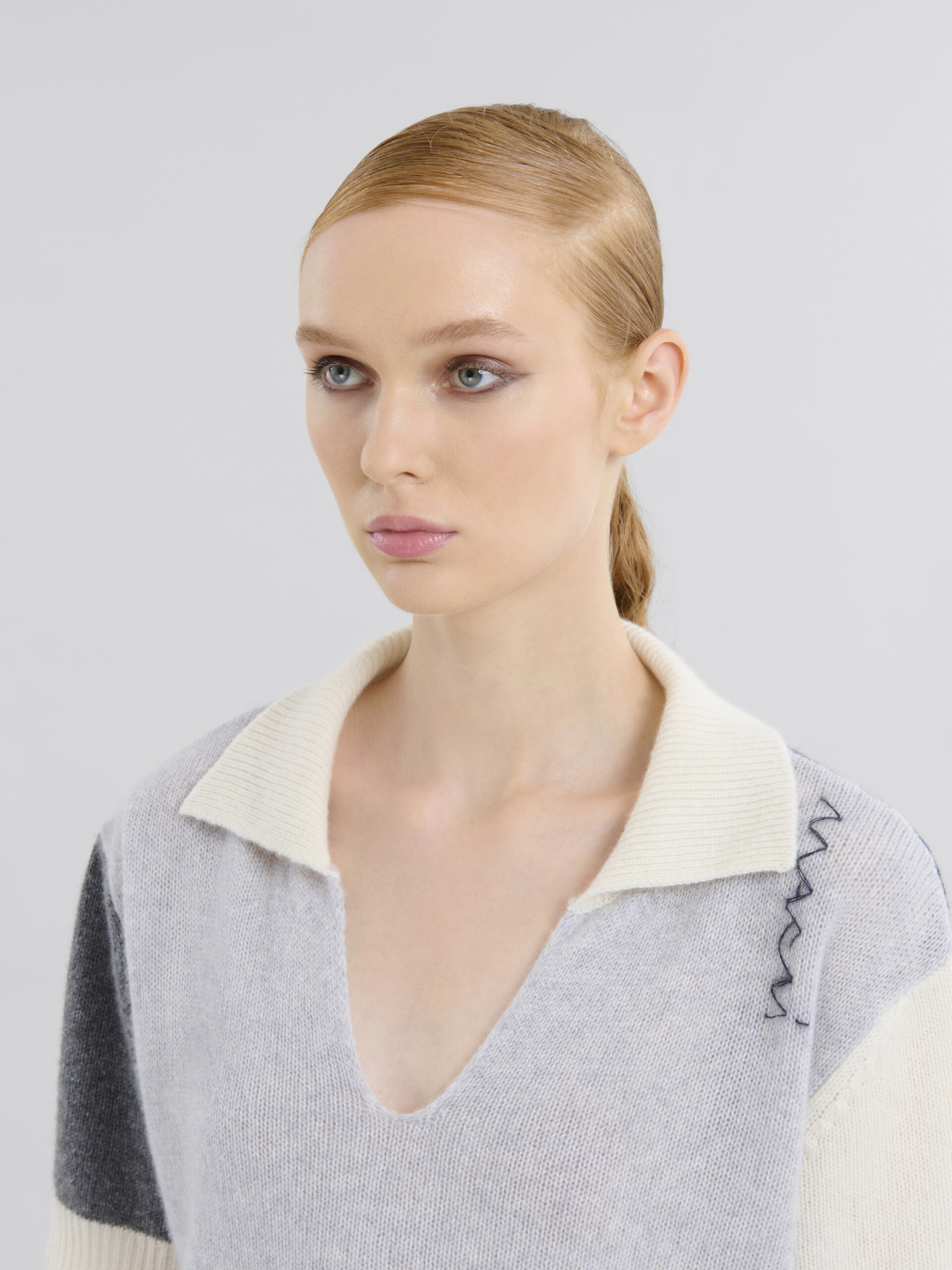 Polo in cashmere color block grigio con ricamo Marni Symbol - Pullover - Image 4